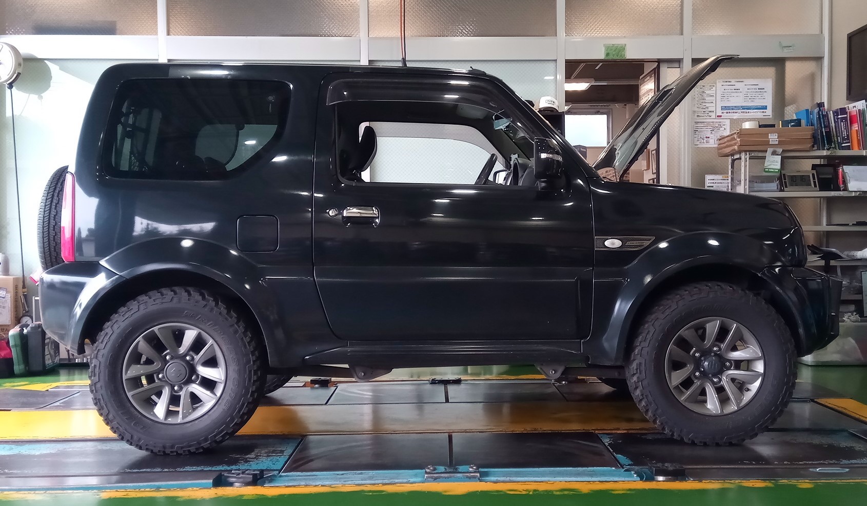 ジムニーシエラ Jb43w リフトアップ スタッフ日記 タイヤ館 坂戸 タイヤからはじまる トータルカーメンテナンス タイヤ館グループ