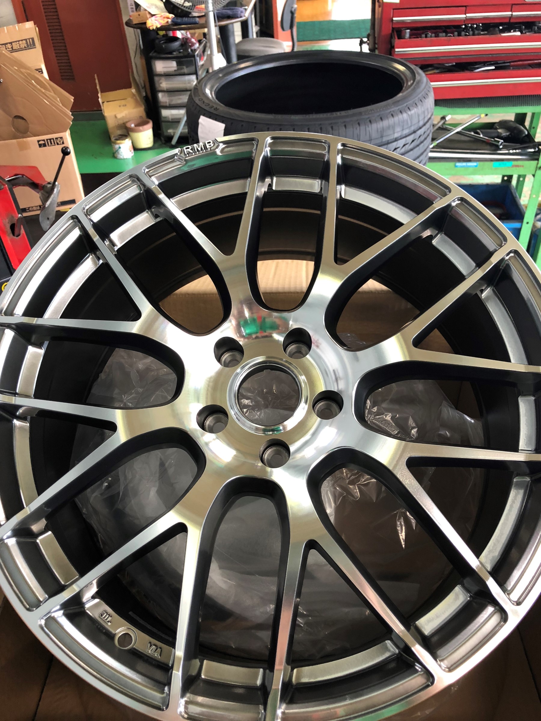 トヨタ 新型 カムリ ホイールセット取り付け | トヨタ カムリ ホイール 