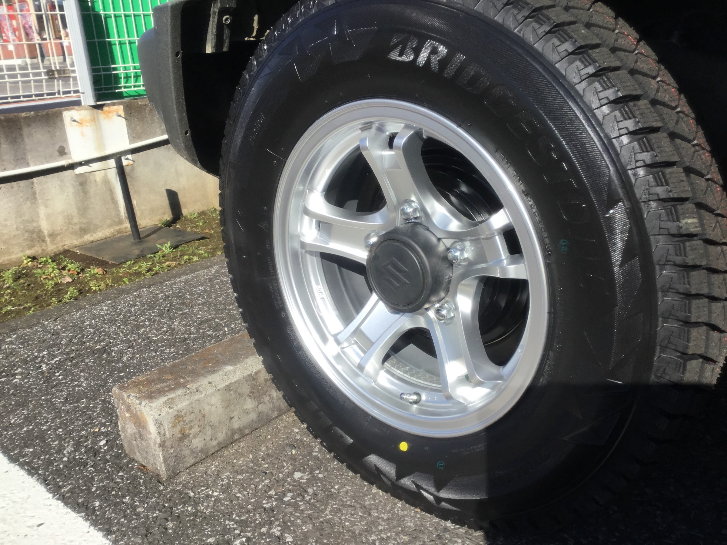 JB74型ジムニーシエラ、スタッドレスタイヤ＆アルミホイールセットのお