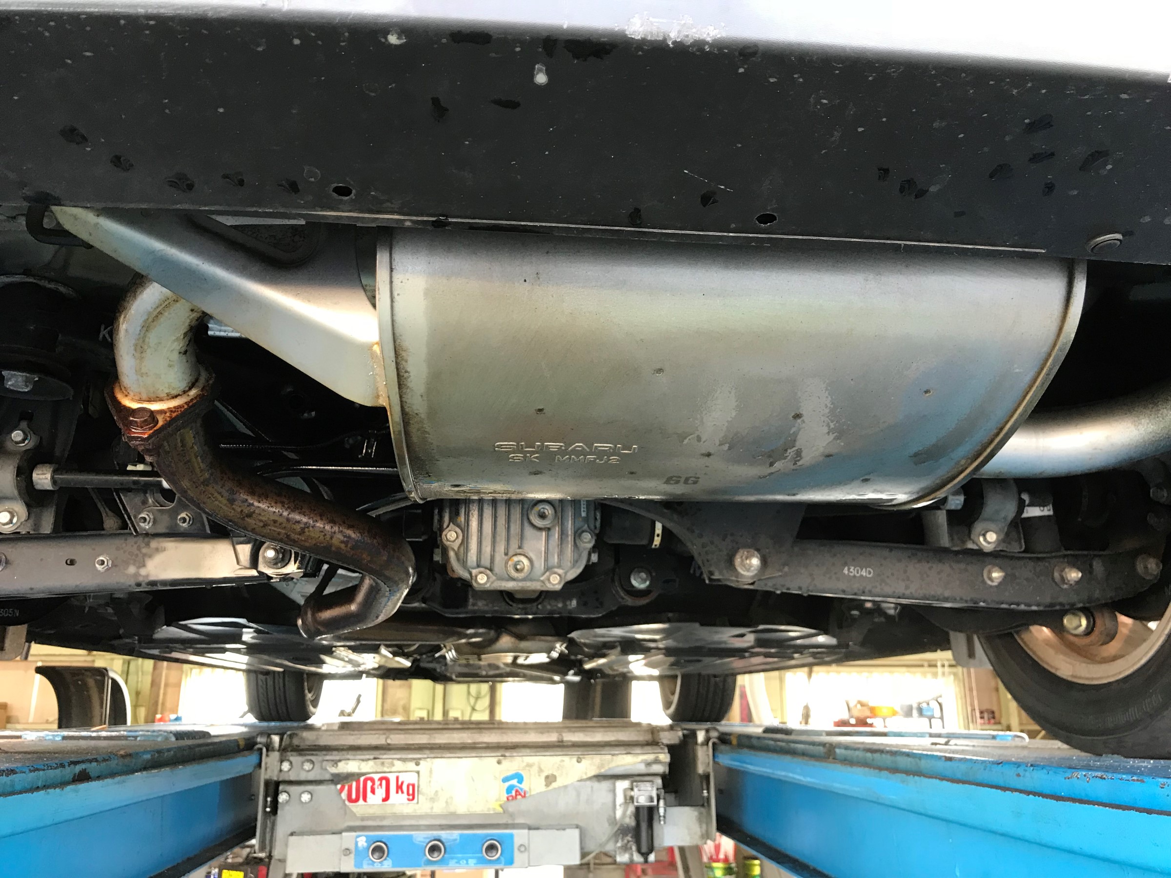 スバル インプレッサ 防錆施工のご紹介です スバル インプレッサ メンテナンス商品 その他 防錆施工 サービス事例 タイヤ館 スズカ 愛知県 三重県のタイヤ カー用品ショップ タイヤからはじまる トータルカーメンテナンス タイヤ館グループ