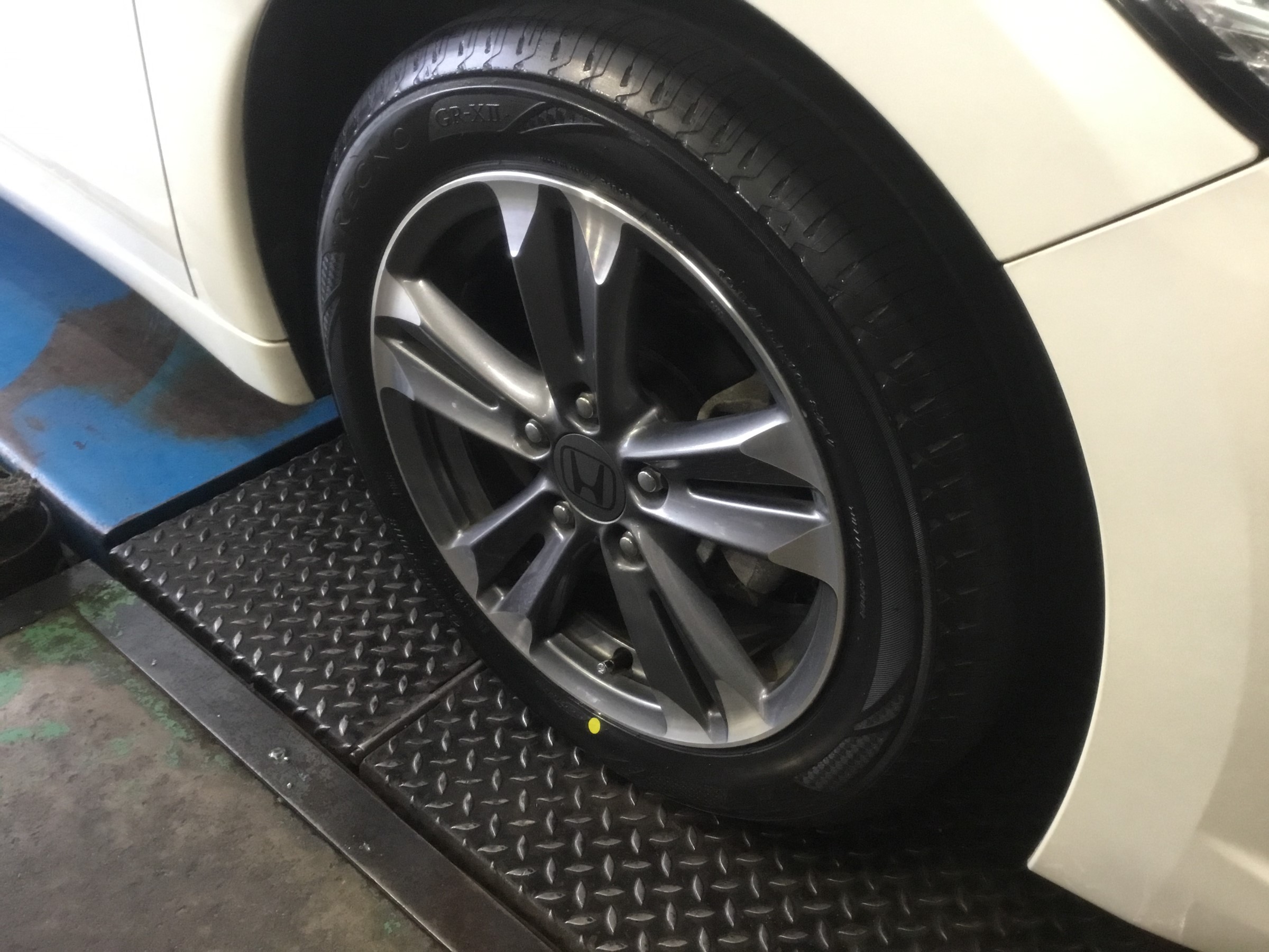 ZF1型CR-Z、タイヤ交換！！ | ホンダ CR-Z タイヤ タイヤ・ホイール