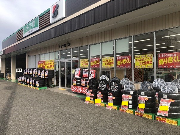 在庫一掃セール２日目 デリカｄ ５ ディーゼルターボ オイル交換 三菱 デリカd 5 メンテナンス商品 オイル関連 エンジンオイル交換 スタッフ日記 タイヤ館 三木 兵庫県のタイヤ カー用品ショップ タイヤからはじまる トータルカーメンテナンス タイヤ館