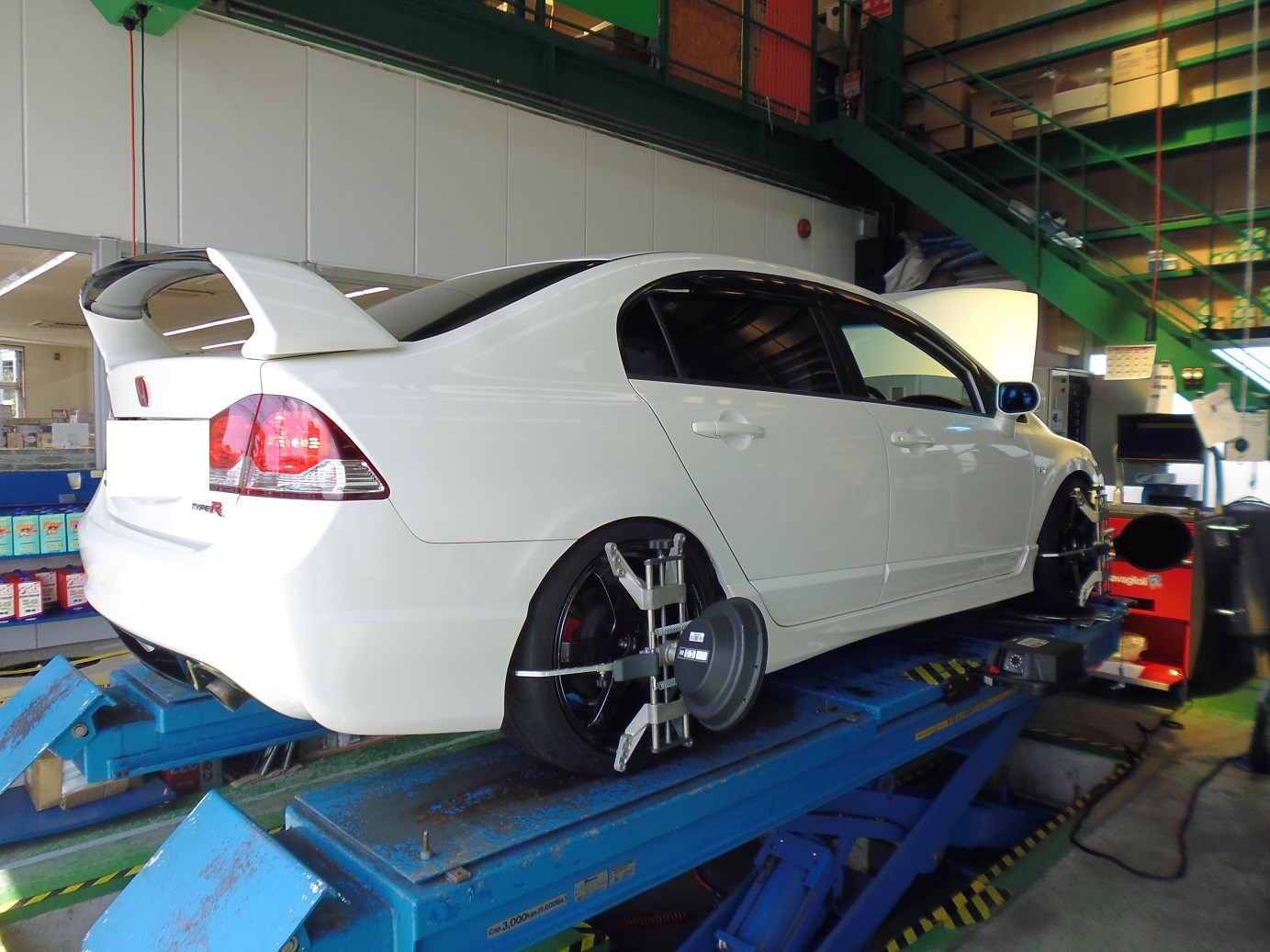 たまに実施します 本気アライメント調整 ホンダ シビック タイヤ ホイール関連 4輪トータルアライメント調整 スタッフ日記 タイヤ館 加古川中央 兵庫県のタイヤ カー用品ショップ タイヤからはじまる トータルカーメンテナンス タイヤ館グループ