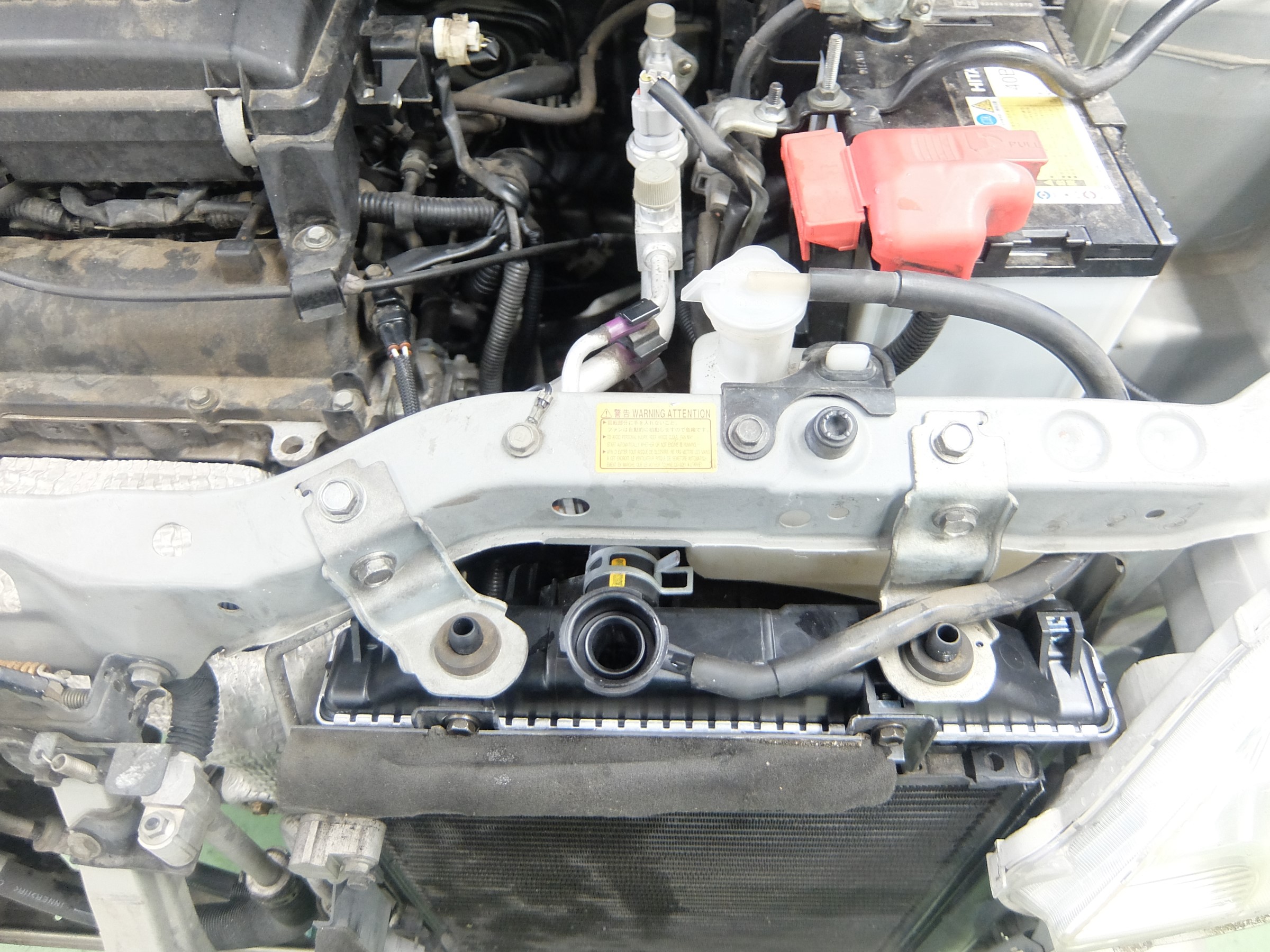 ダイハツ・ミラ・L250】 ラジエーター交換 | ダイハツ ミラ その他 オイル関連 > LLC交換 | サービス事例 | タイヤ館 うしく上柏田 |  茨城県のタイヤ、カー用品ショップ タイヤからはじまる、トータルカーメンテナンス タイヤ館グループ