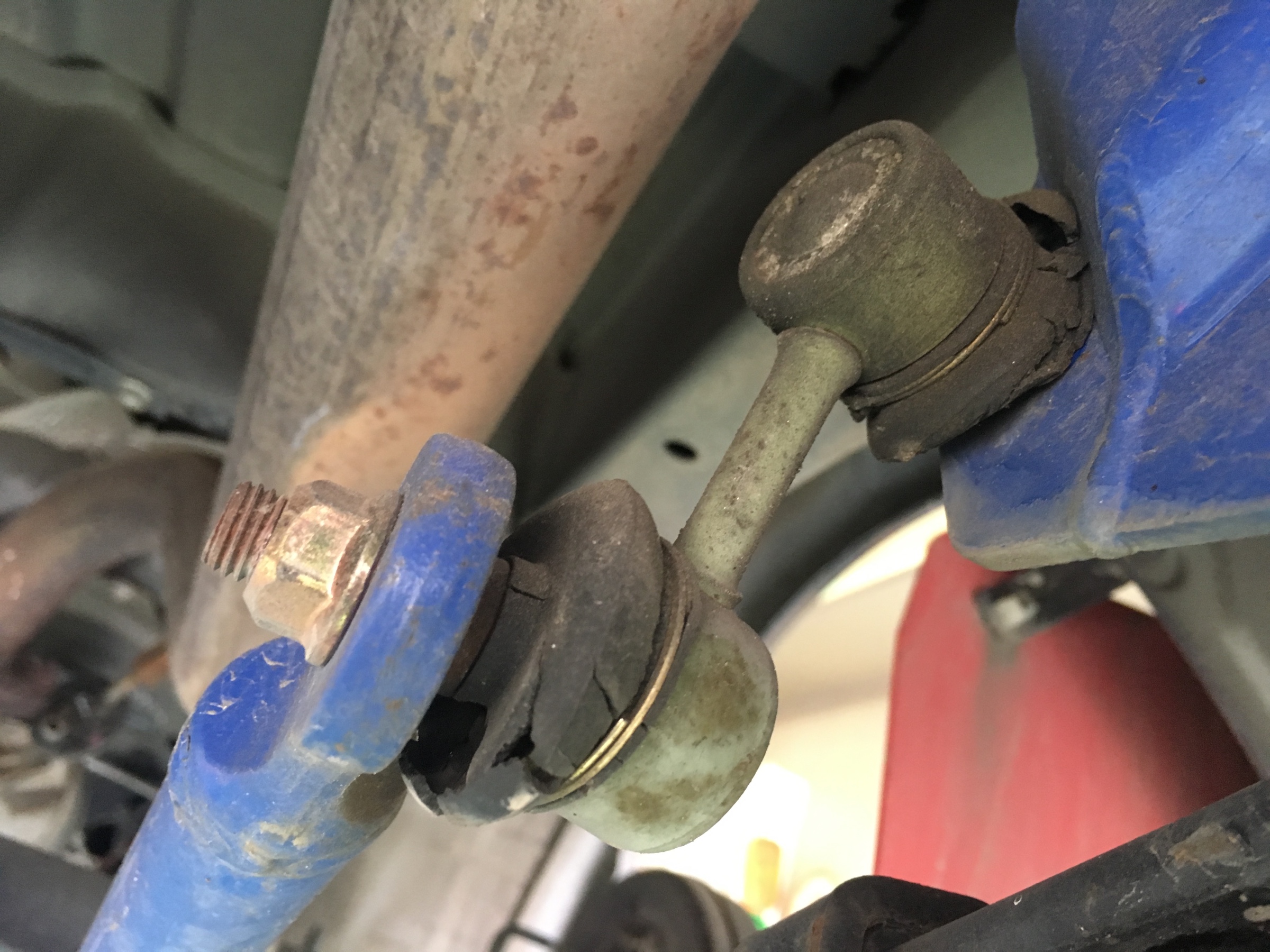 ブーツ破損にご注意ください！ | 店舗おススメ情報 | タイヤ館 福生