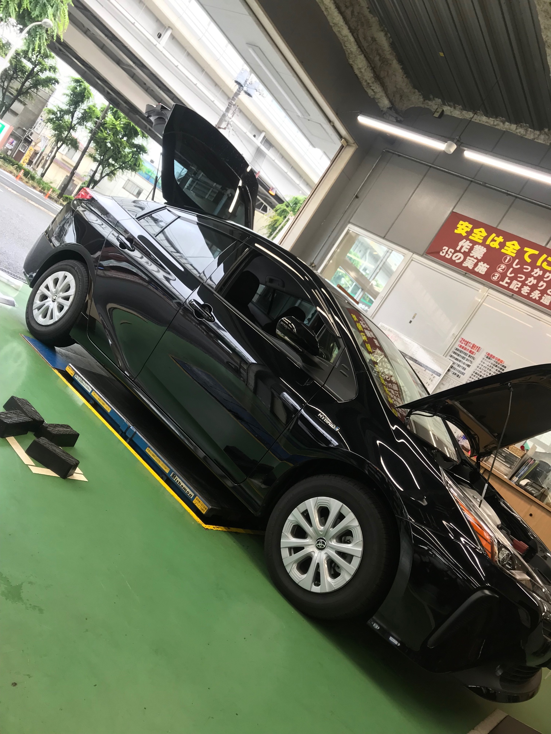 50プリウス 車高調取付 サービス事例 タイヤ館 小松川 東京都のタイヤ カー用品ショップ タイヤからはじまる トータルカーメンテナンス タイヤ館グループ