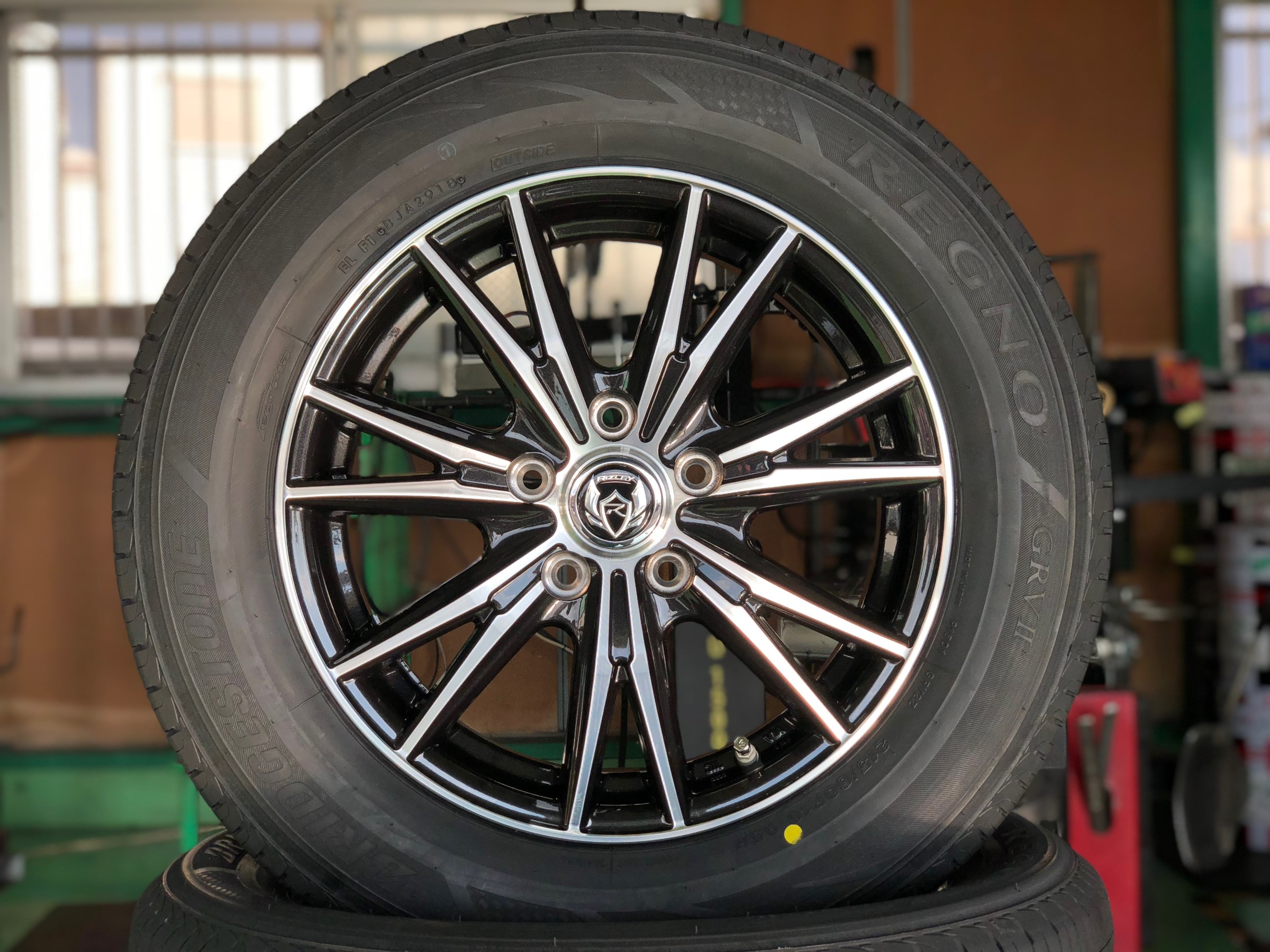 オデッセイにweds RIZLEY装着♪ | ホンダ オデッセイ ホイール タイヤ