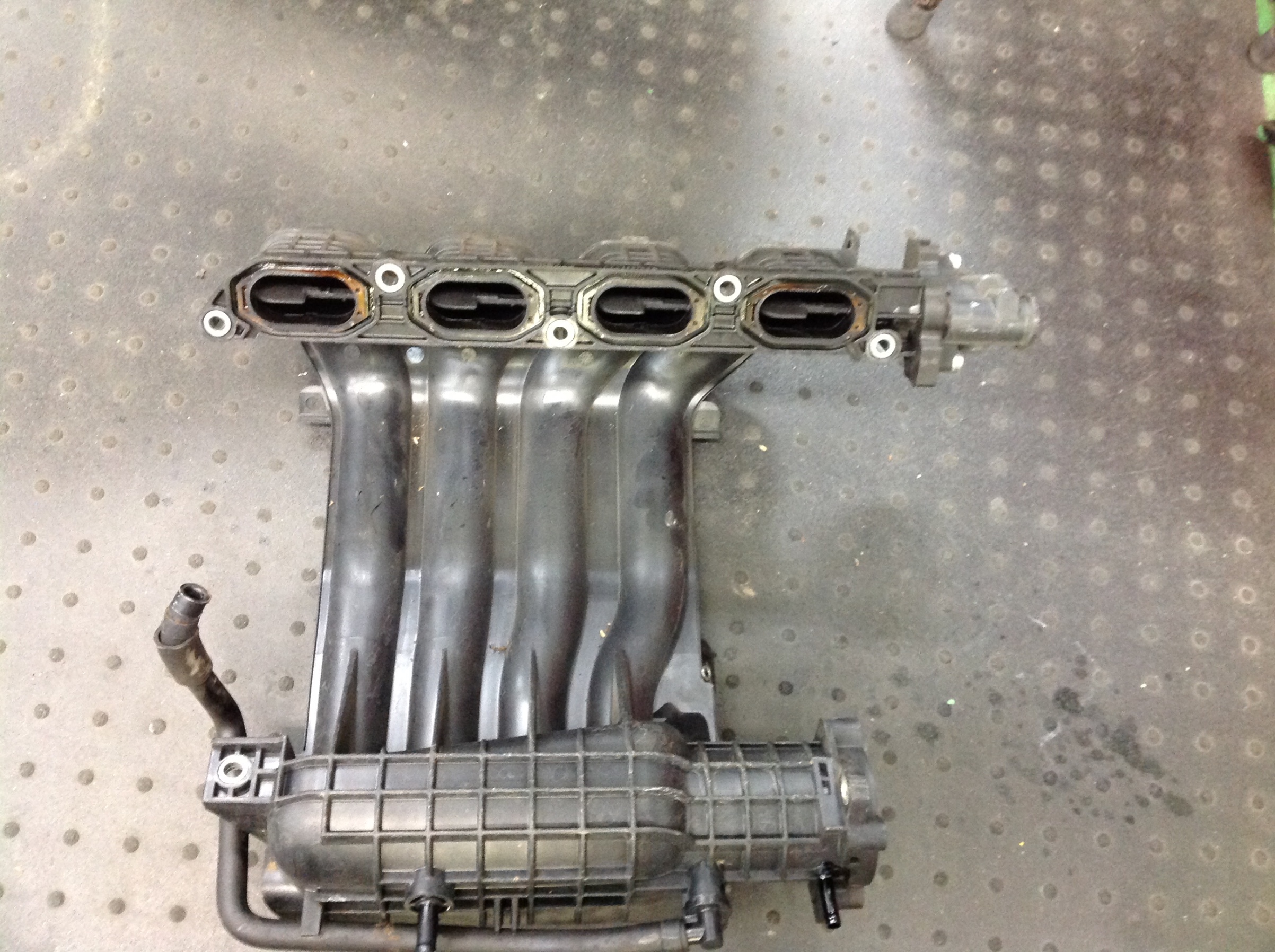 プラグ交換で外したインテークパイプっす。