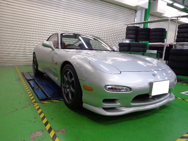 マツダ Rx 7 Fd3s Ledヘッドライトバルブ取り付け マツダ Rx 7 その他 カー用品取付 その他用品取付 サービス事例 タイヤ館 浜松宮竹 タイヤからはじまる トータルカーメンテナンス タイヤ館グループ