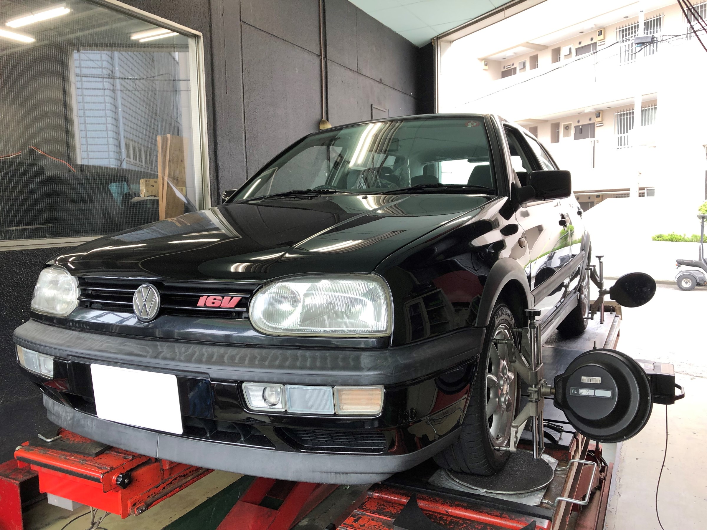 Vw Golf3 Gti フォルクスワーゲン ゴルフ3 タイヤ タイヤ ホイール関連 4輪トータルアライメント調整 サービス事例 タイヤ館 パドック２４６ 東京都のタイヤ カー用品ショップ タイヤからはじまる トータルカーメンテナンス タイヤ館グループ