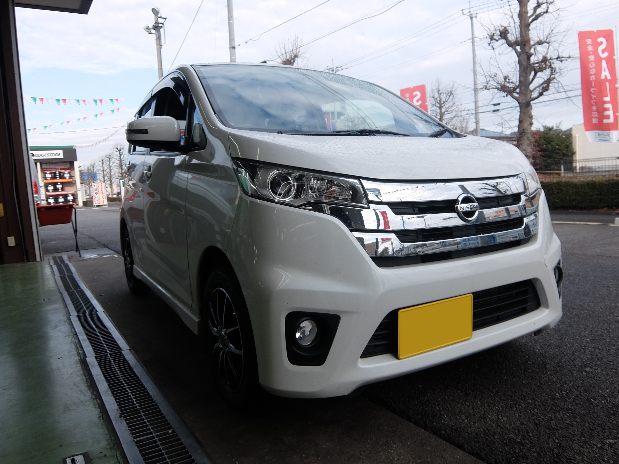 ニッサン デイズ B21w エアコンフィルター交換 日産 デイズ メンテナンス商品 その他 車検 サービス事例 タイヤ館 うしく上柏田 茨城県のタイヤ カー用品ショップ タイヤからはじまる トータルカーメンテナンス タイヤ館グループ