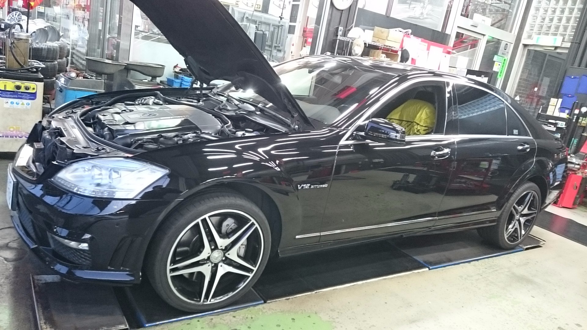 メルセデス・ベンツ W221 S65 AMG オイル交換！ | AMG S65