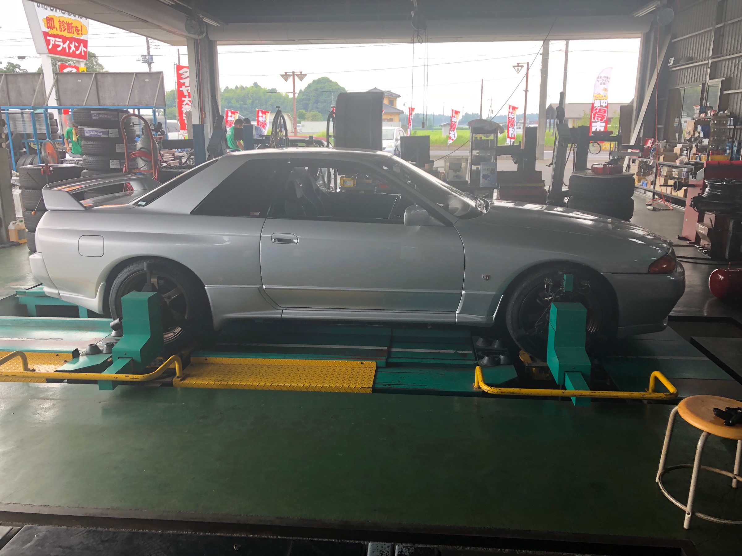 Gt R Bnr32 日産 Gt R タイヤ ホイール関連 4輪トータルアライメント調整 サービス事例 タイヤ館 勝田 茨城県のタイヤ カー用品ショップ タイヤからはじまる トータルカーメンテナンス タイヤ館グループ
