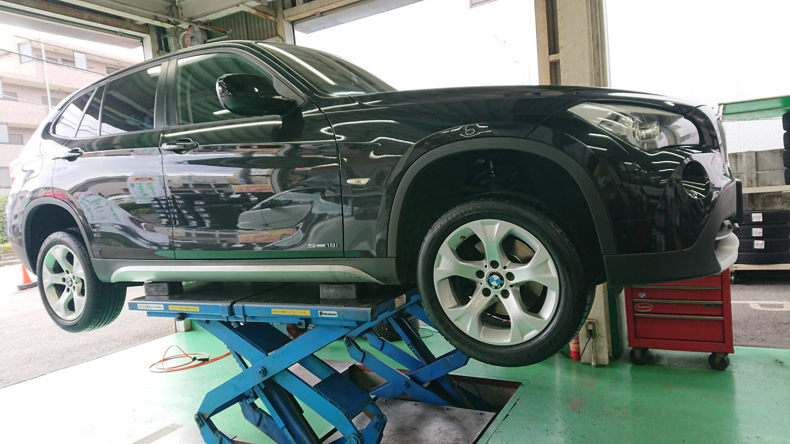 自動車メーカー認証タイヤもお任せ Bmw X1 タイヤ ランフラットタイヤ取扱 スタッフ日記 タイヤ館 石神井 東京都のタイヤ カー用品ショップ タイヤからはじまる トータルカーメンテナンス タイヤ館グループ