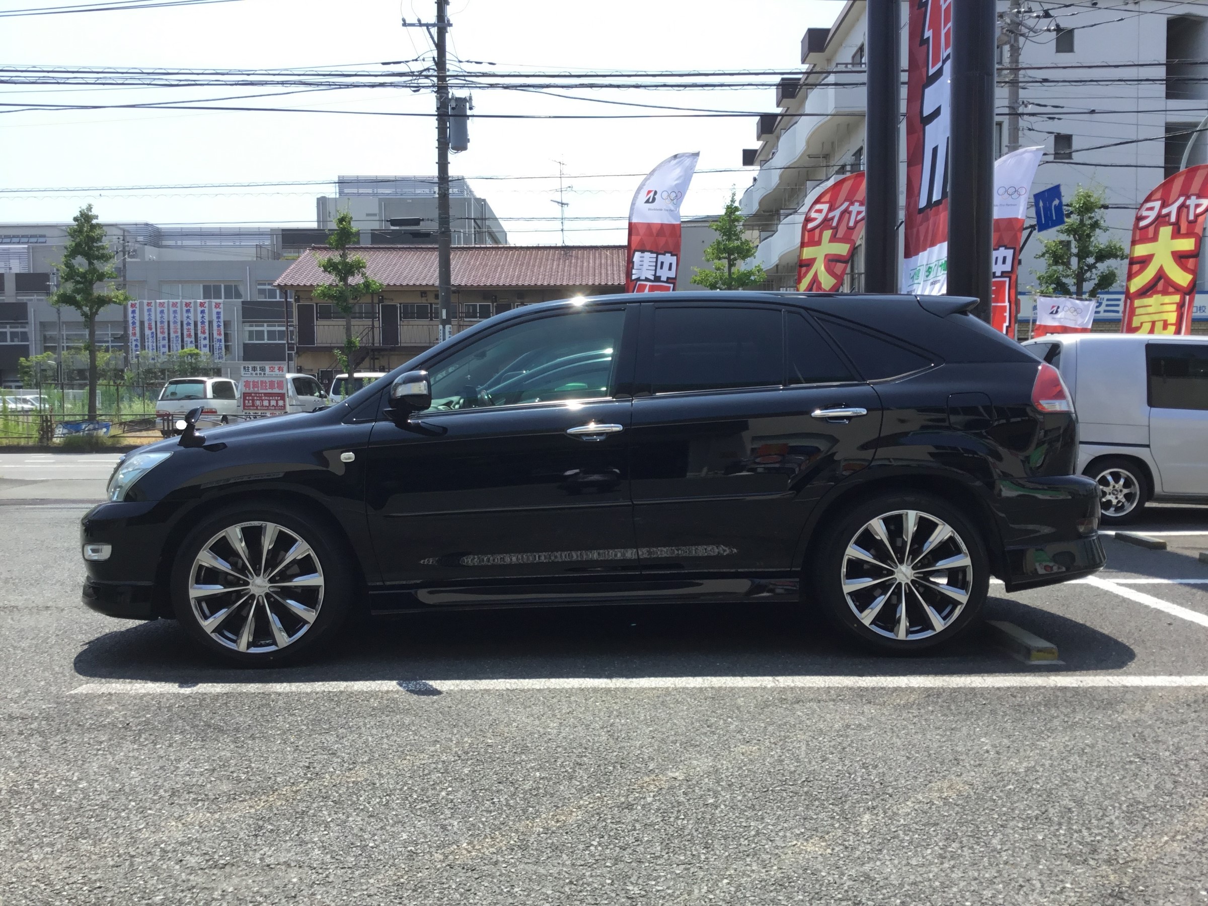 30ハリアー タイヤ 車高調取り付け トヨタ ハリアー タイヤ タイヤ ホイール関連 タイヤ ホイール交換 サービス事例 タイヤ館 高津 神奈川県のタイヤ カー用品ショップ タイヤからはじまる トータルカーメンテナンス タイヤ館グループ