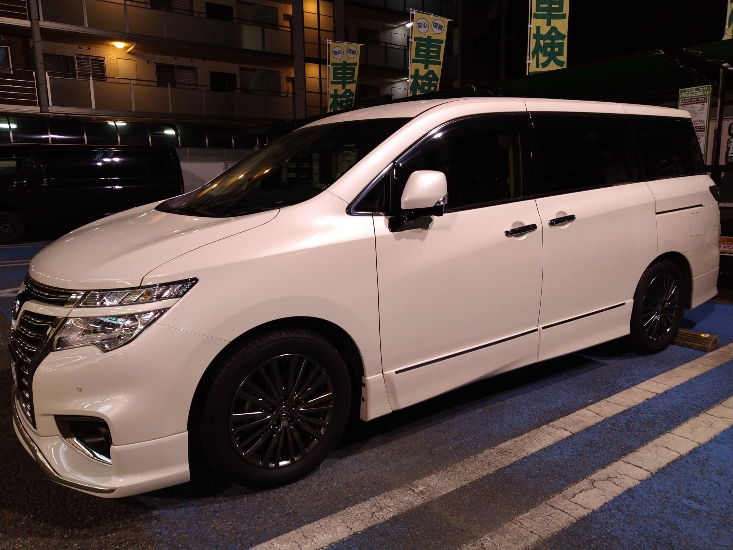 日産エルグランドインチホイール インパルマフラー 車高調 日産 エルグランド ホイール タイヤ ホイール関連 タイヤ ホイール交換 作業日記 タイヤ館 春日 タイヤからはじまる トータルカーメンテナンス タイヤ館グループ