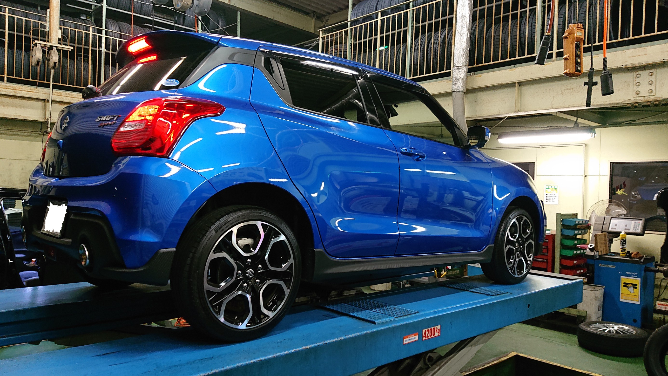 スイフトスポーツ (ZC33S) にローテーションとハブの錆止めを行いまし