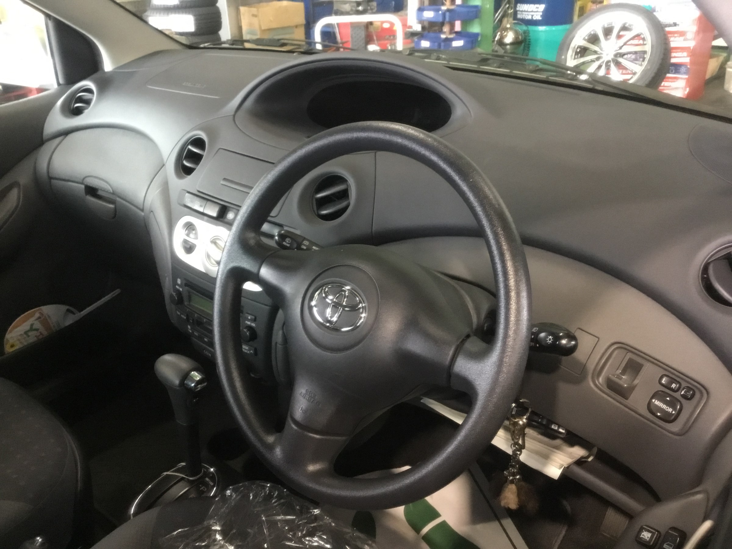 Ncp10型ヴィッツ タイヤ交換 トヨタ ヴィッツ タイヤ タイヤ ホイール関連 タイヤ ホイール交換 技術サービスブログ タイヤ館 鎌ヶ谷 千葉県のタイヤ カー用品ショップ タイヤからはじまる トータルカーメンテナンス タイヤ館グループ