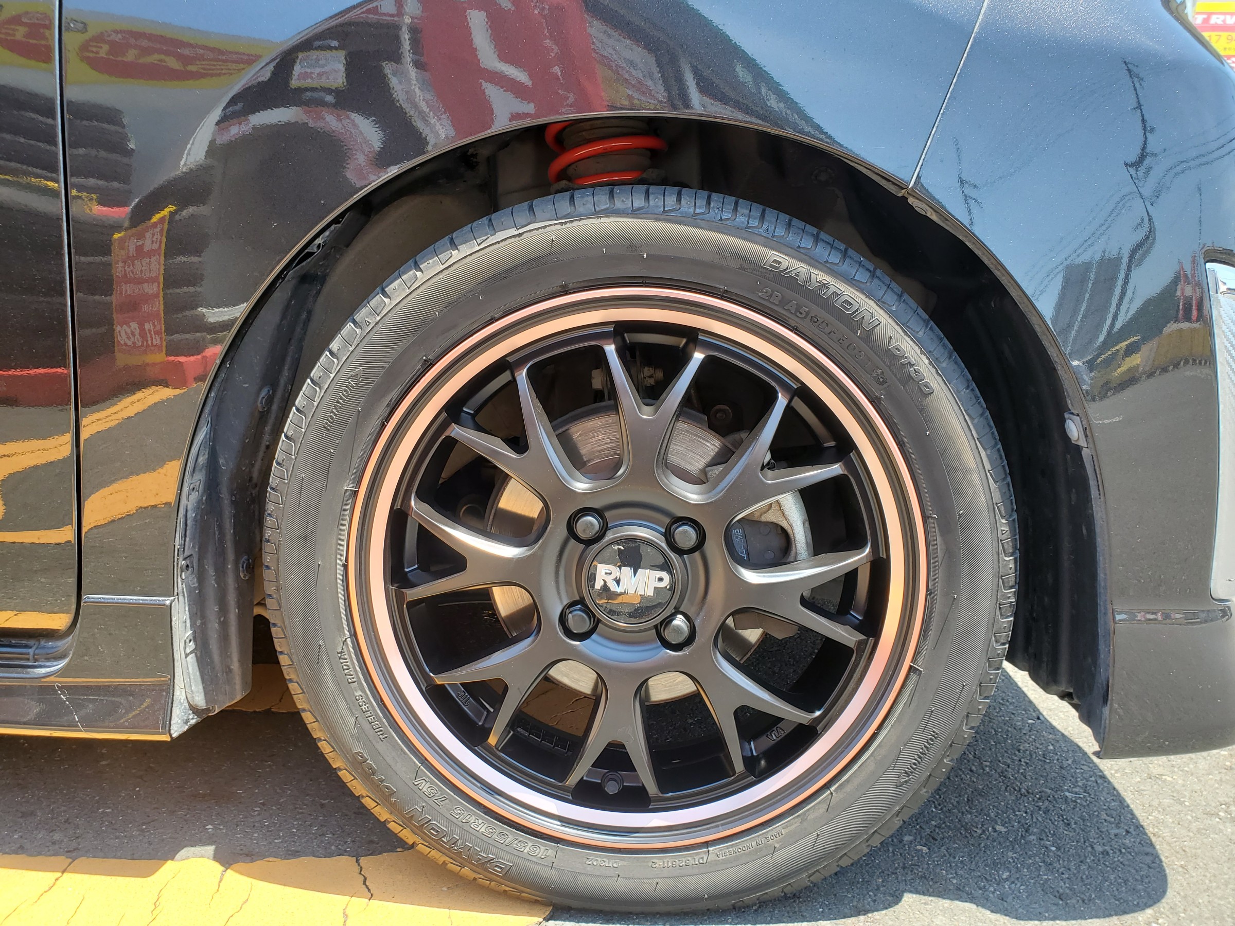 ダイハツ タントカスタム LA600S】タイヤ ホイール交換の紹介