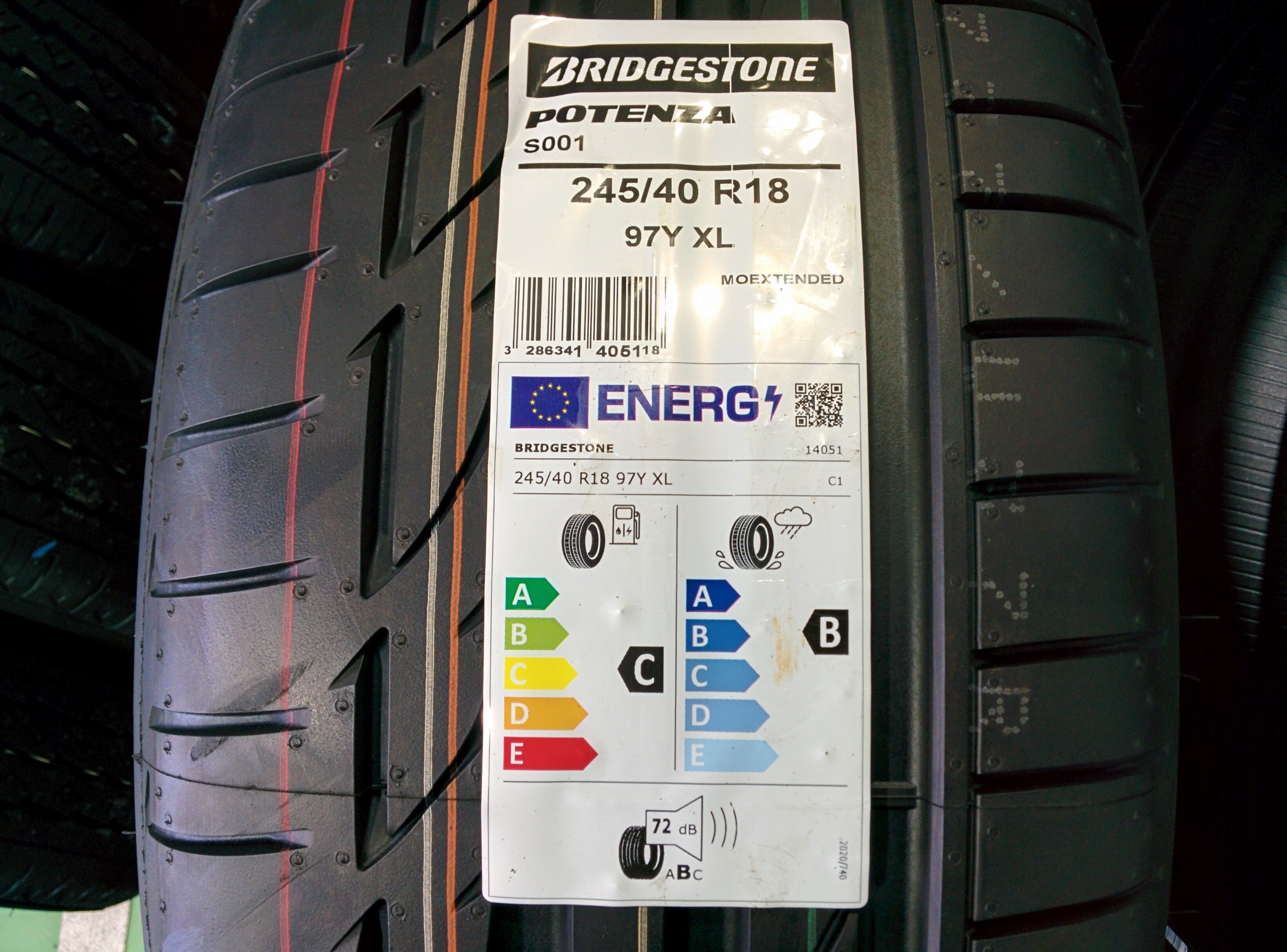 タイヤ交換】メルセデス・ベンツ Cクラス W205 F:225/45R18 R:245