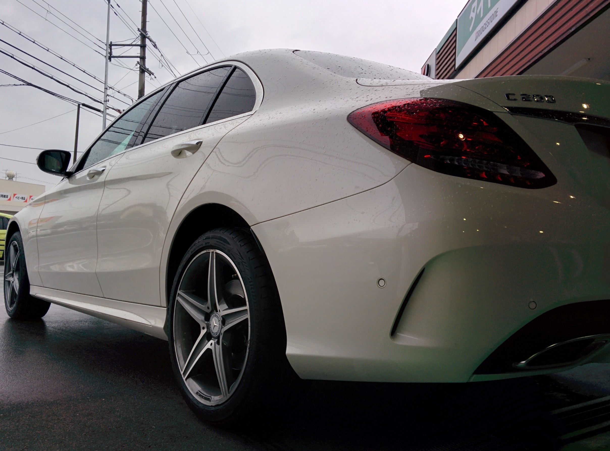 【タイヤ交換】メルセデス・ベンツ Cクラス W205 F:225/45R18 R