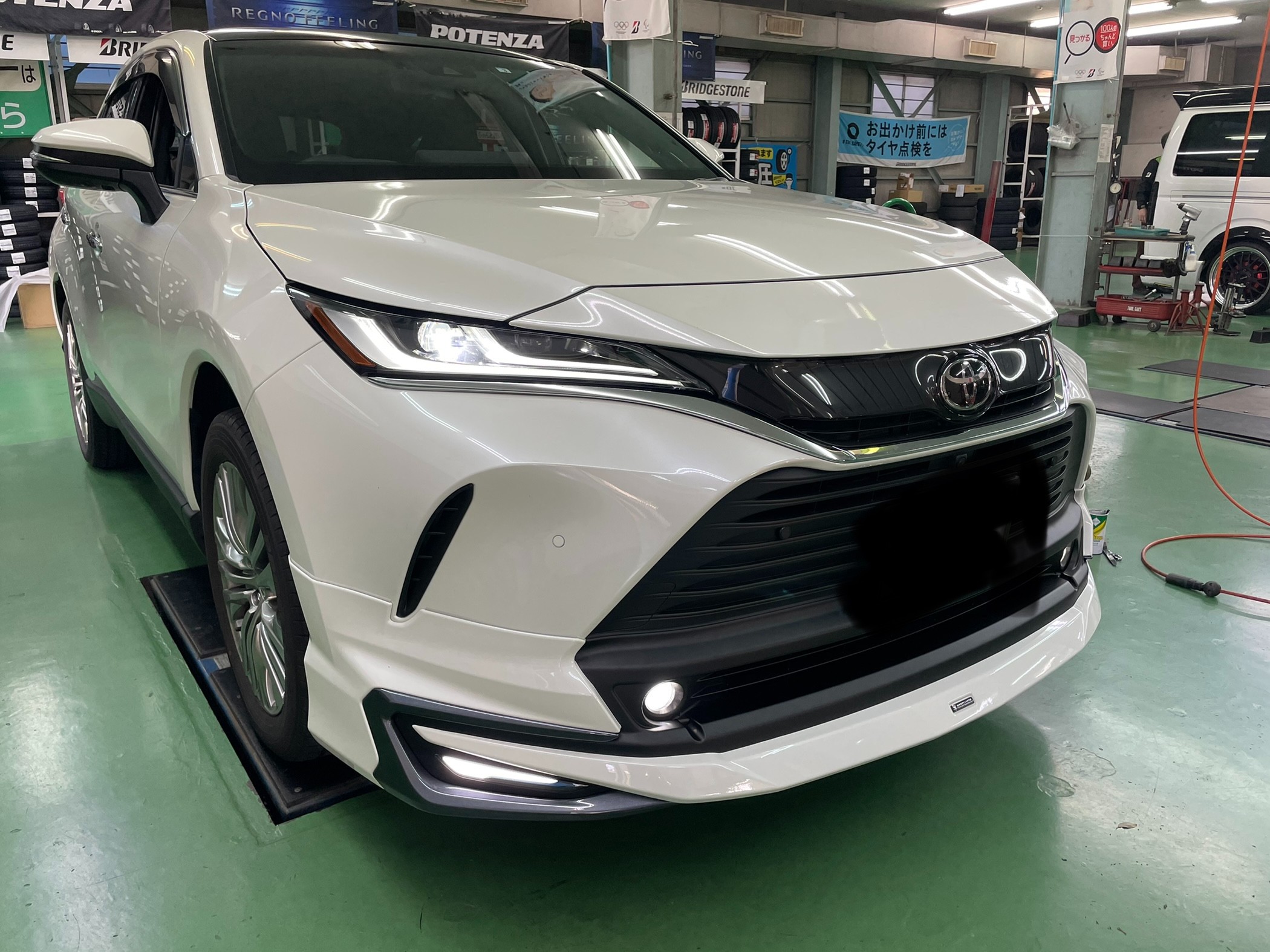 ハリアーにモデリスタ・エアロパーツお取り付け。 | スタッフ日記
