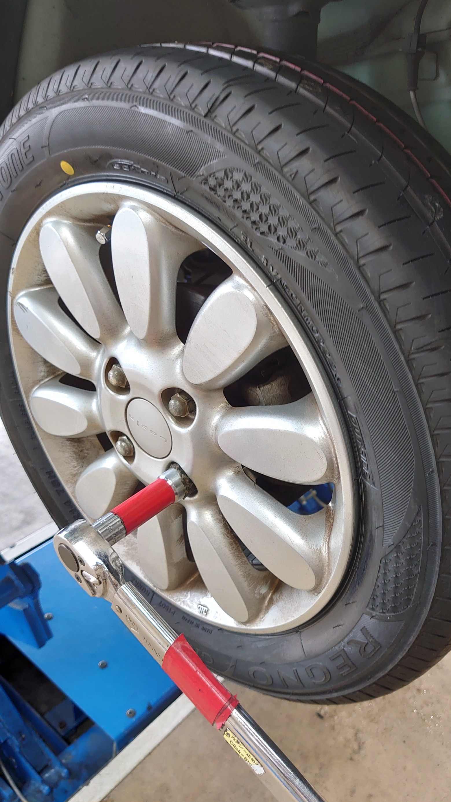 スズキ ラパン タイヤ交換+アライメント調整 155/65R14 REGNO（レグノ