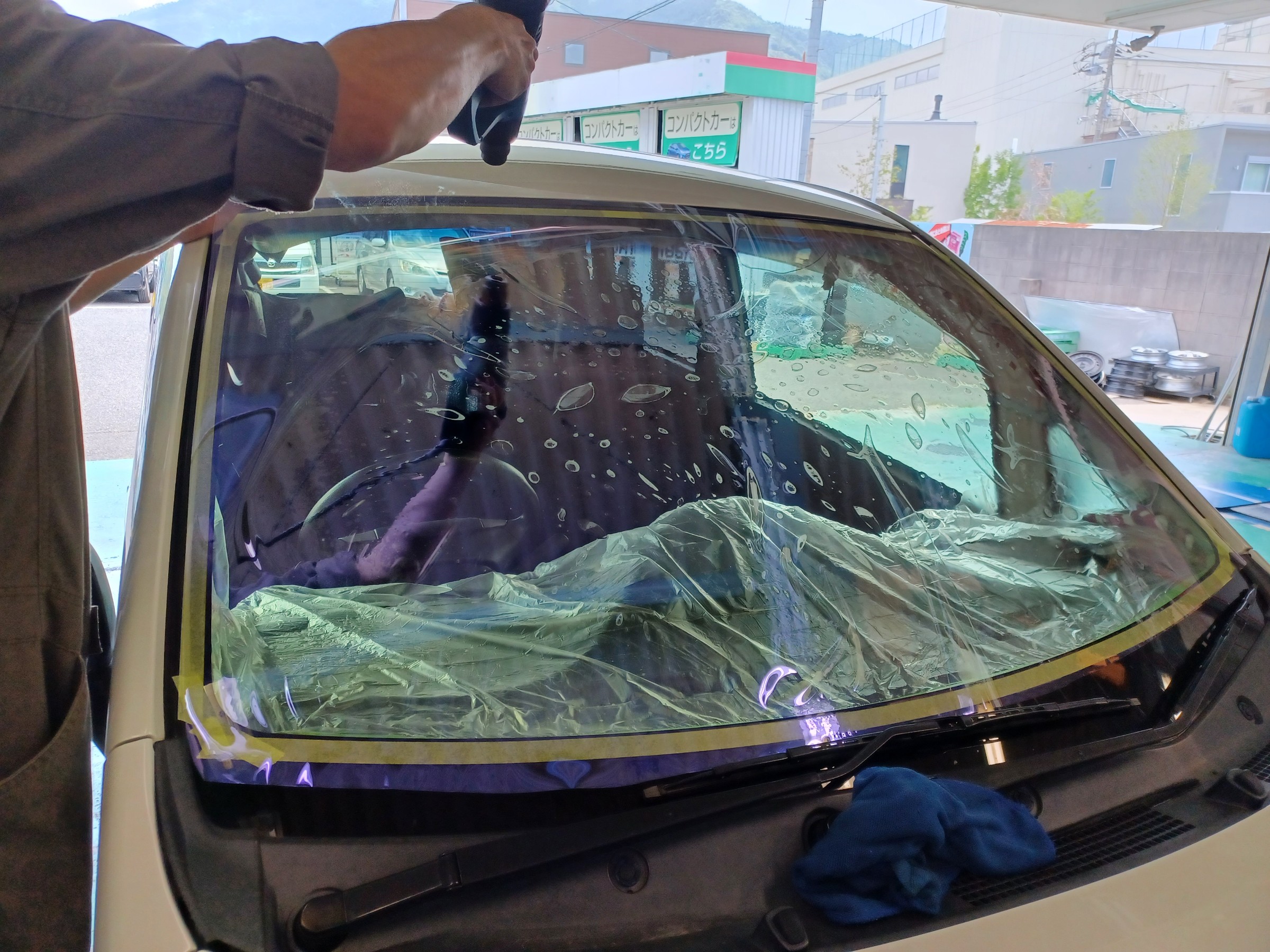 車検対応 カーフィルム施工 ダイハツ ムーヴ ダイハツ ムーヴ サービス事例 タイヤ館 可部 タイヤからはじまる トータルカーメンテナンス タイヤ館グループ