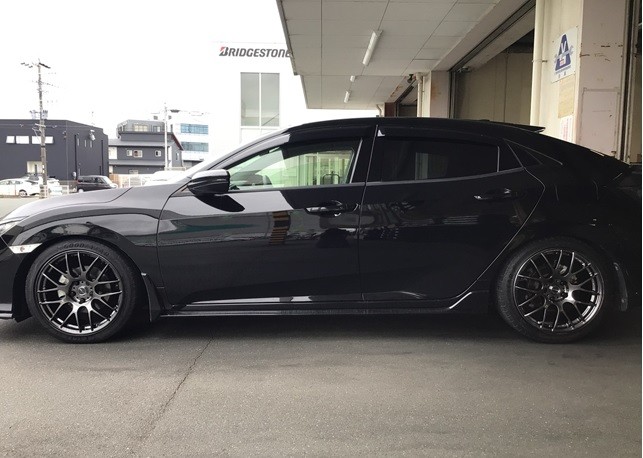 HONDA【シビック FK7】 × ホイール交換【エモーション M8R】 | ホンダ