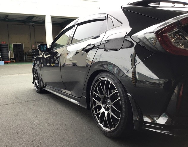 HONDA【シビック FK7】 × ホイール交換【エモーション M8R】 | ホンダ