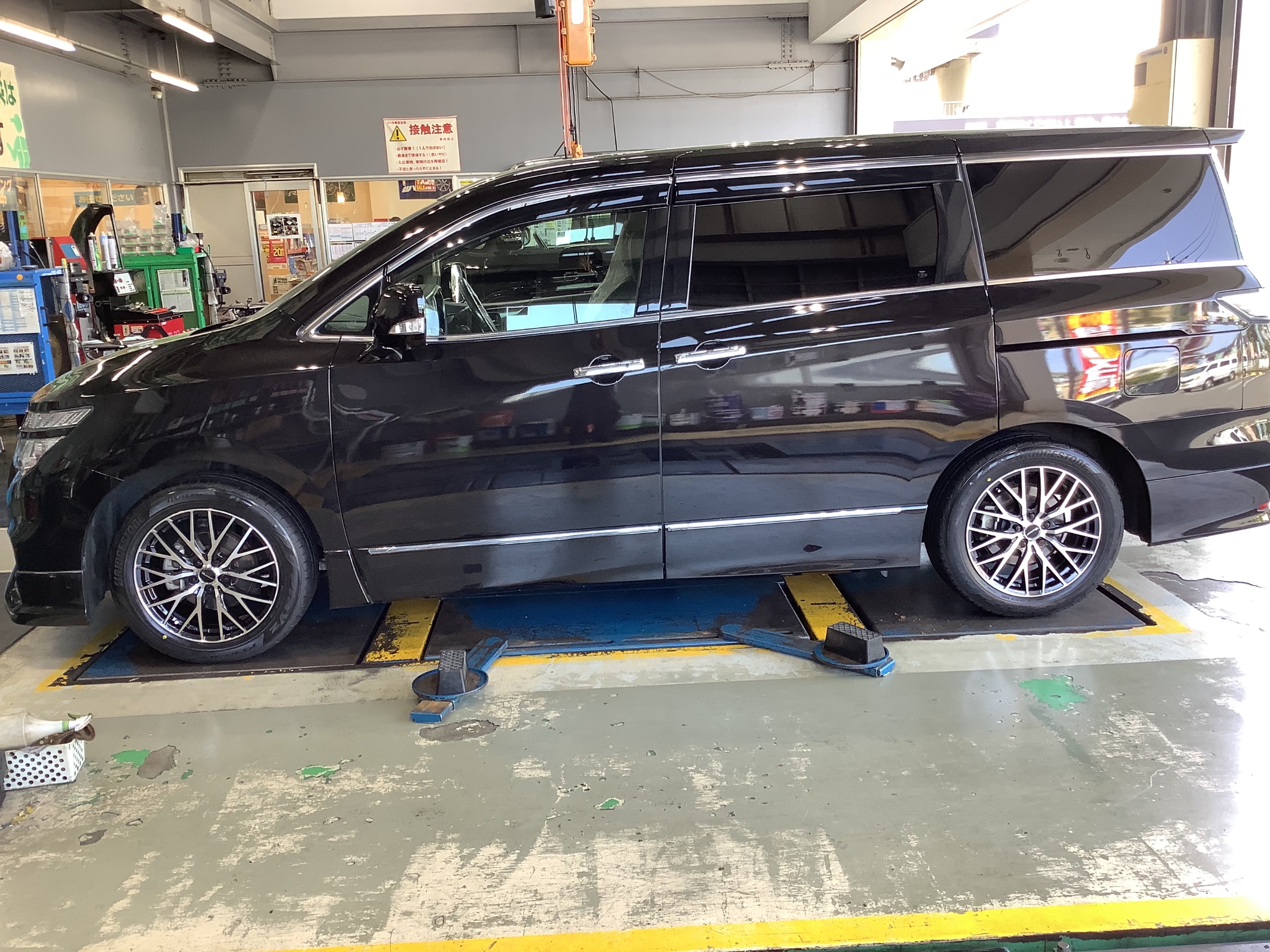 孝明 【完成品】フジミ 1/24 エルグランド トラッキンカスタム 孝明様