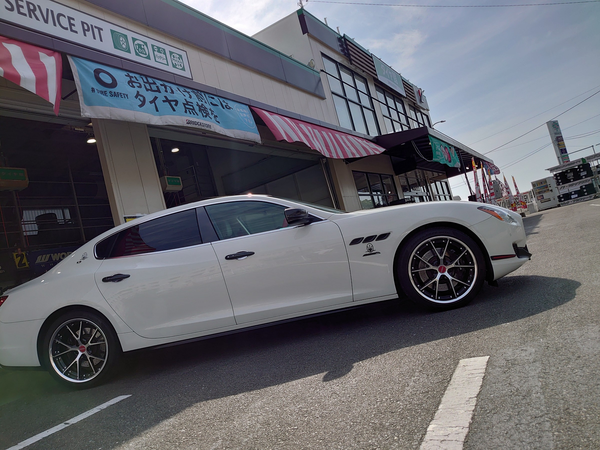 マセラティ クアトロポルテ MQP30A の ホイール交換しました