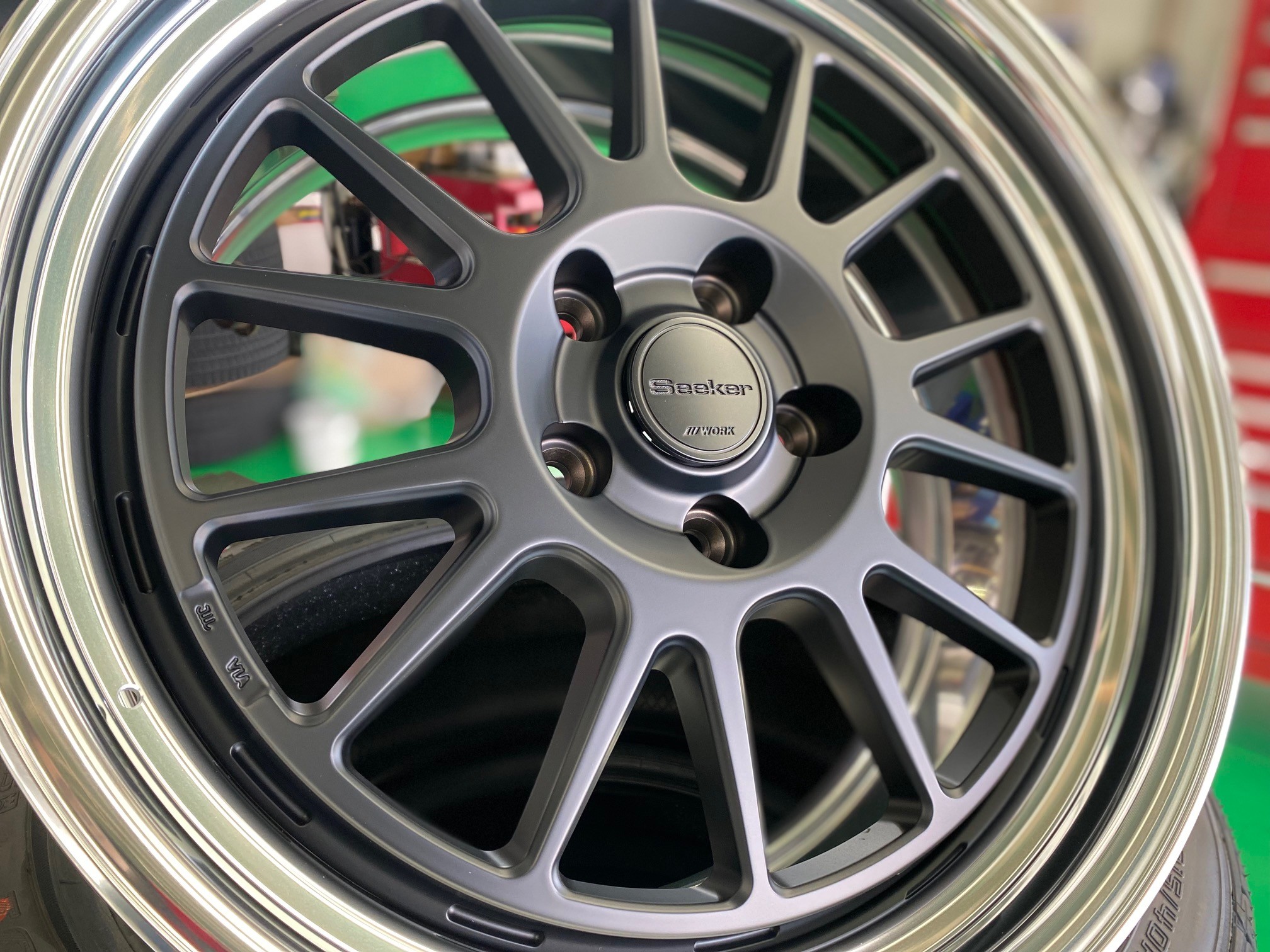 VW ゴルフGTI（AUCHH）WORK「Seeker FX」 18インチ取付 | 店舗お