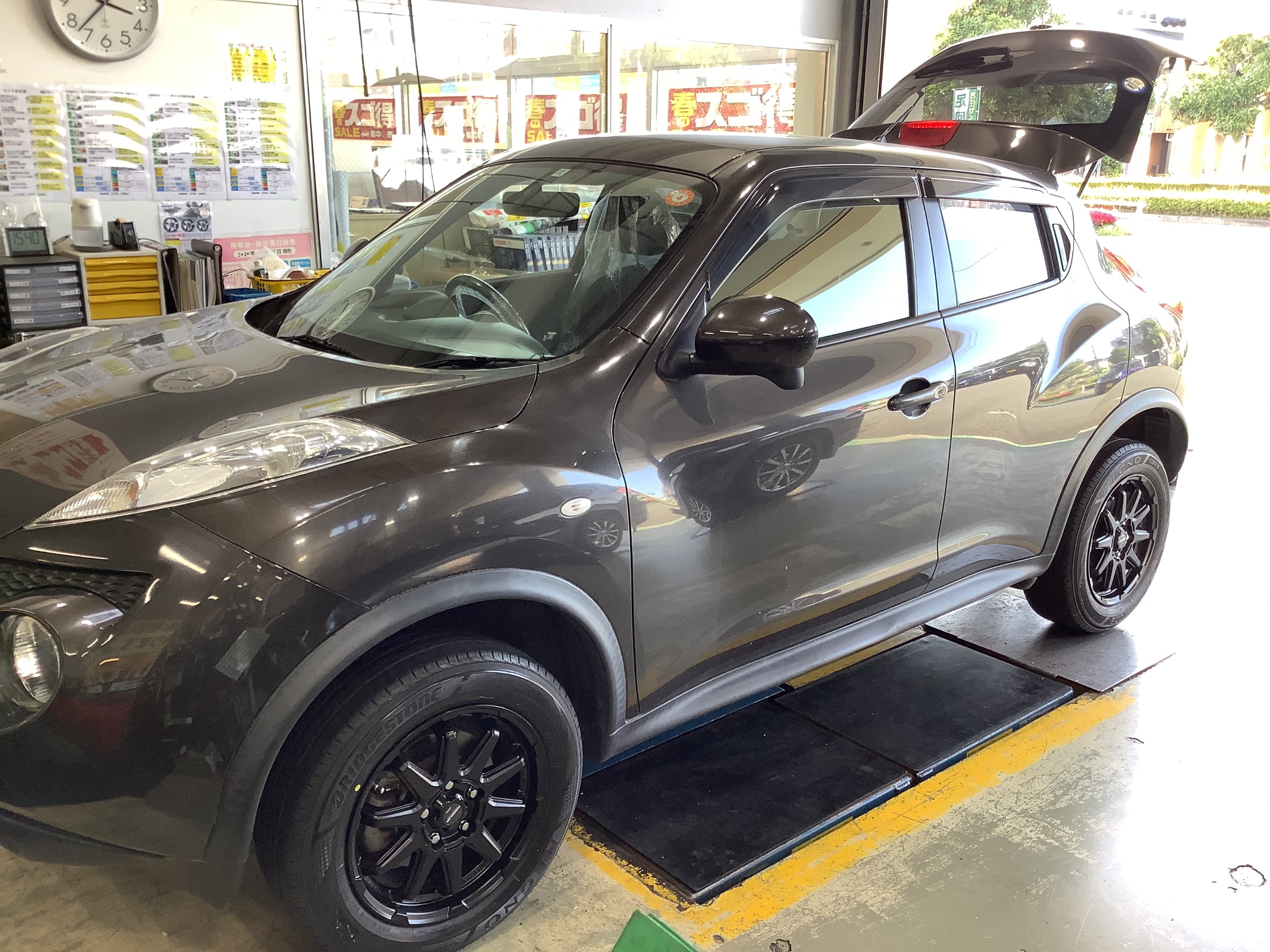日産 ジューク ホイールセット取付 | 日産 ジューク | サービス事例