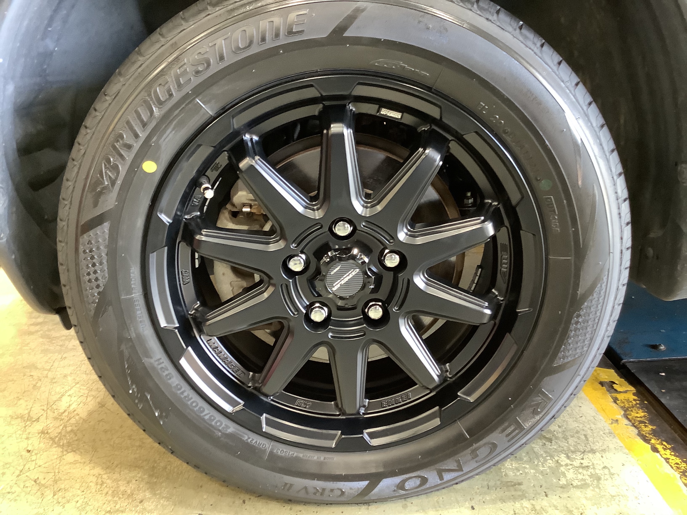 日産 ジューク ホイールセット取付 | 店舗おススメ情報 | タイヤ