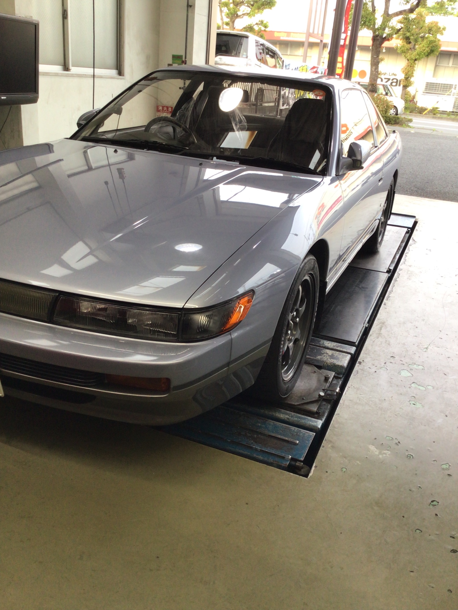 日産 シルビア S13 Q S 日産 シルビア メンテナンス商品 オイル関連 エンジンオイル交換 サービス事例 タイヤ館 青梅 東京都のタイヤ カー用品ショップ タイヤからはじまる トータルカーメンテナンス タイヤ館グループ