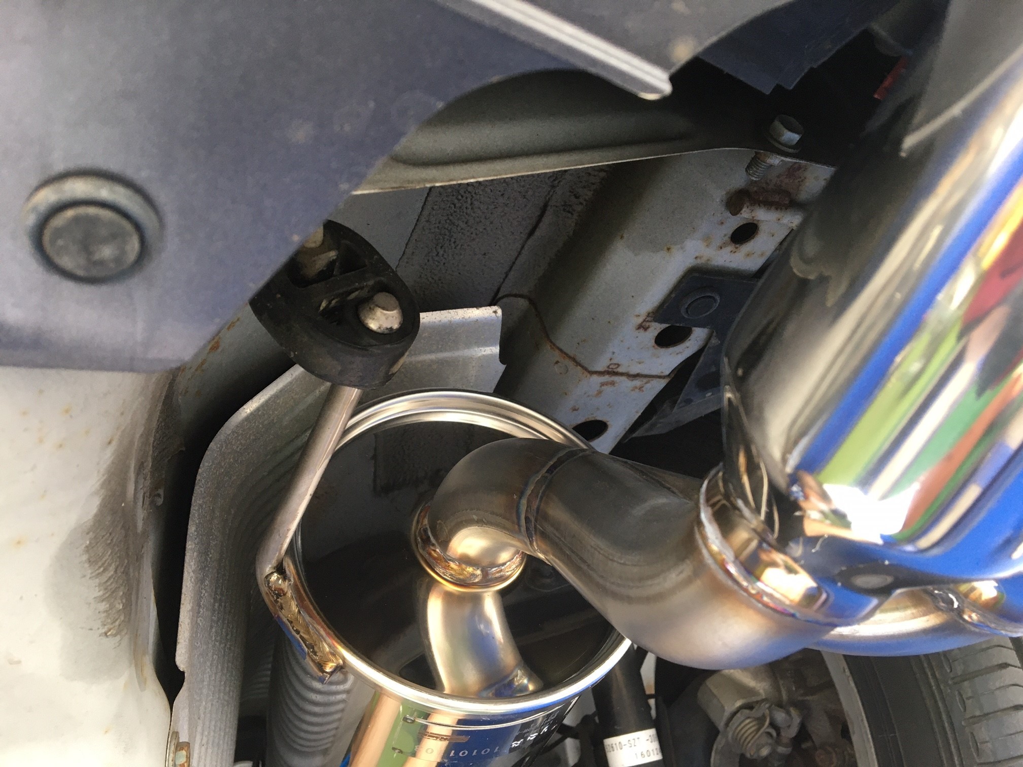 ホンダ・CR-Z・ZF1】 マフラー交換 | 店舗おススメ情報 | タイヤ