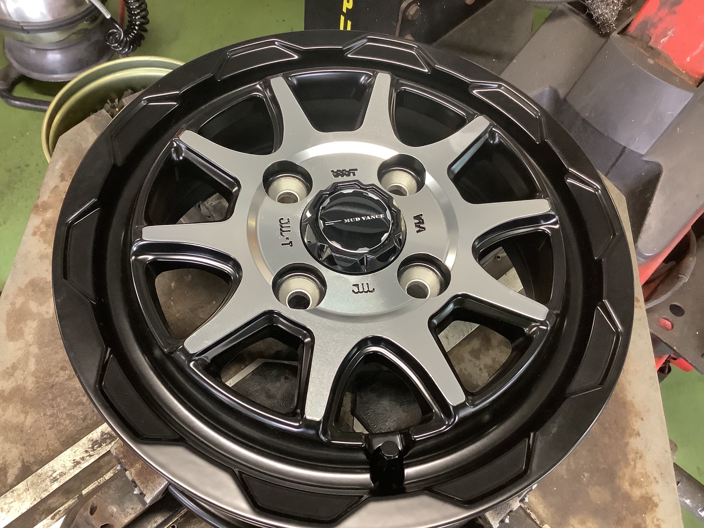 ダイハツ ハイゼット WEDS マッドヴァンス06取付！ | 店舗おススメ