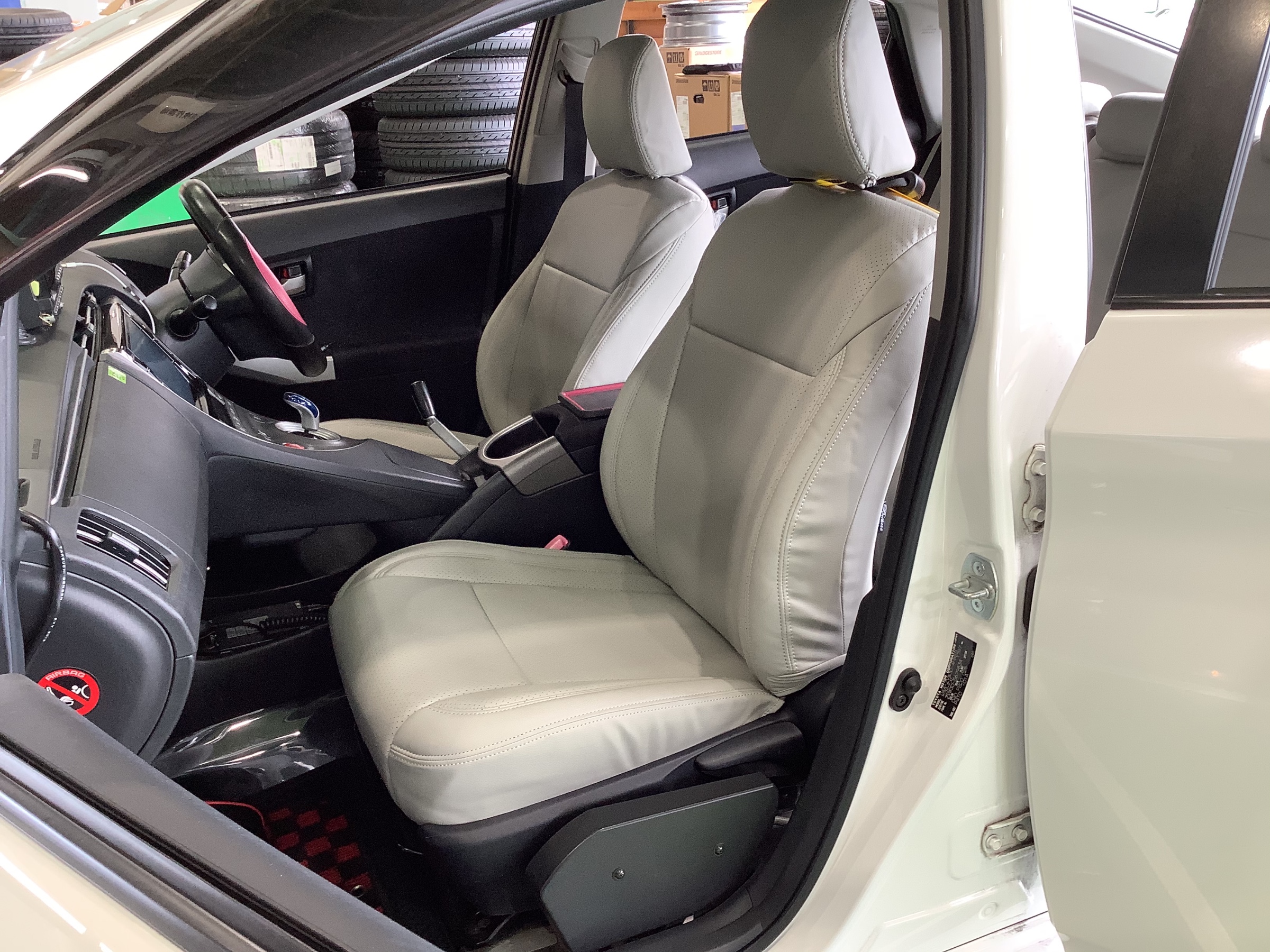 ベレッツァシートカバー取付 プリウス DAAZVW30 トヨタ プリウス その他