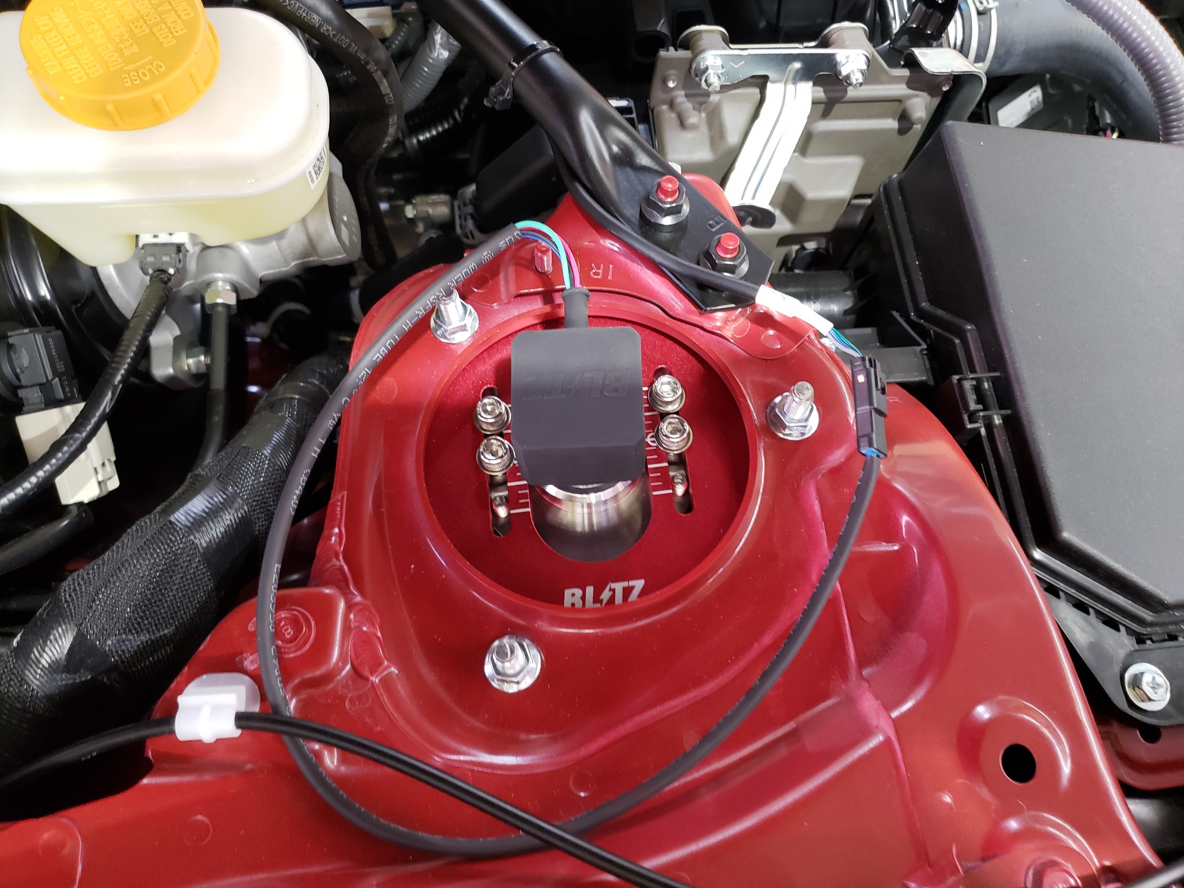 スバル BRZ ZD8 ブリッツ車高調取付しました | 技術サービス施工事例