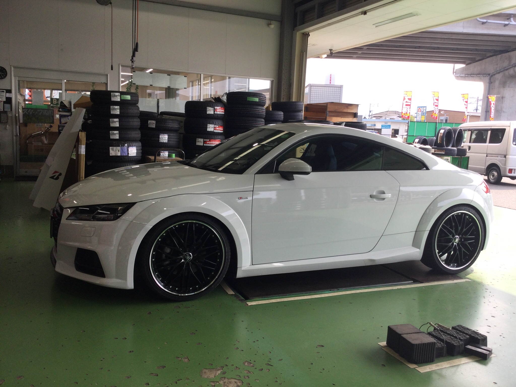AUDI TT Coupe FV/8S | アウディ TT タイヤ・ホイール関連 > 4輪