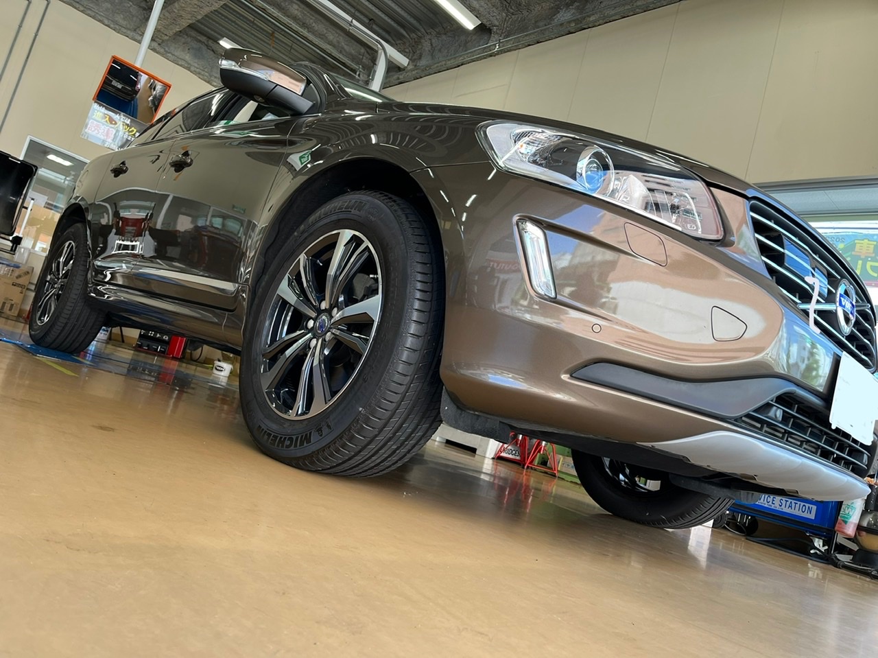 ボルボXC60にホイール取付 | 店舗おススメ情報 | タイヤ館
