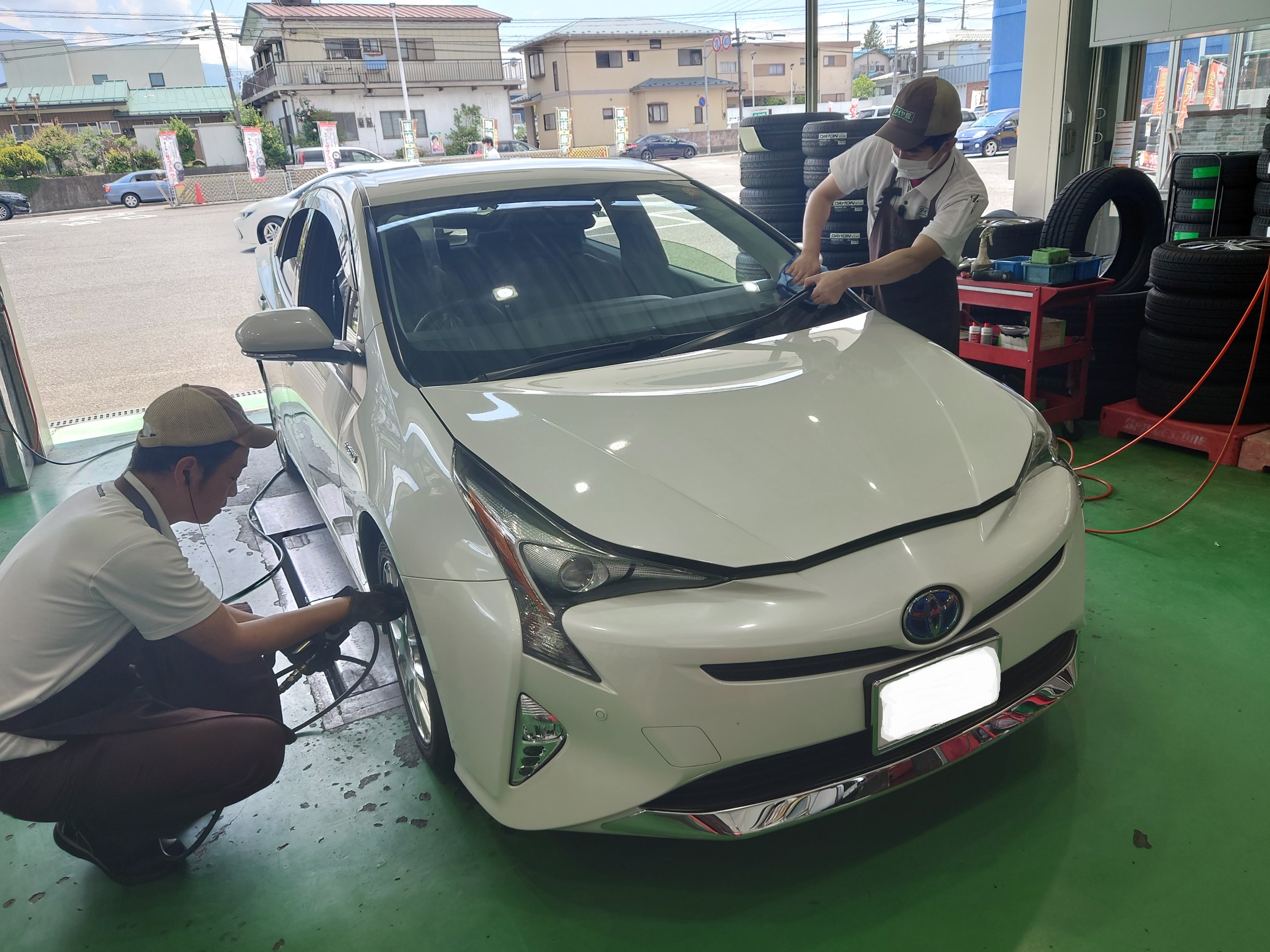 ZVW50プリウス ヘッドライトコーティング＆ガラス撥水コーティング