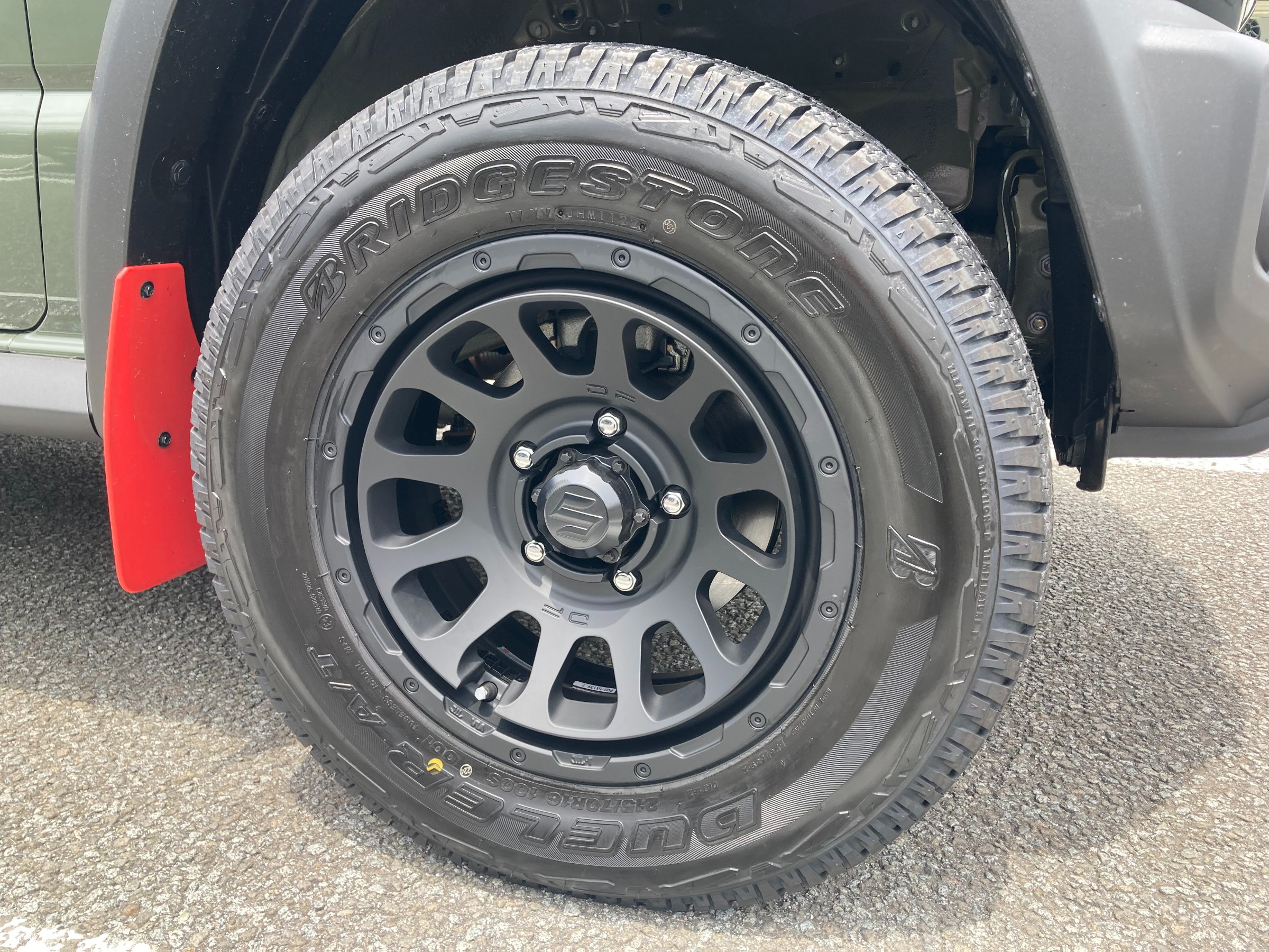 スズキ ジムニーシエラにDELTA FORCE OVAL マットブラック装着 | 店舗