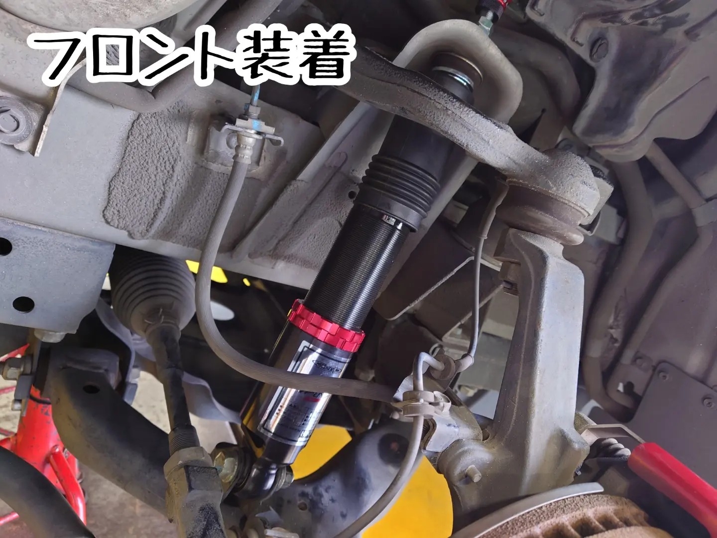 ニッサン NV350 キャラバン ショックアブソーバー交換作業