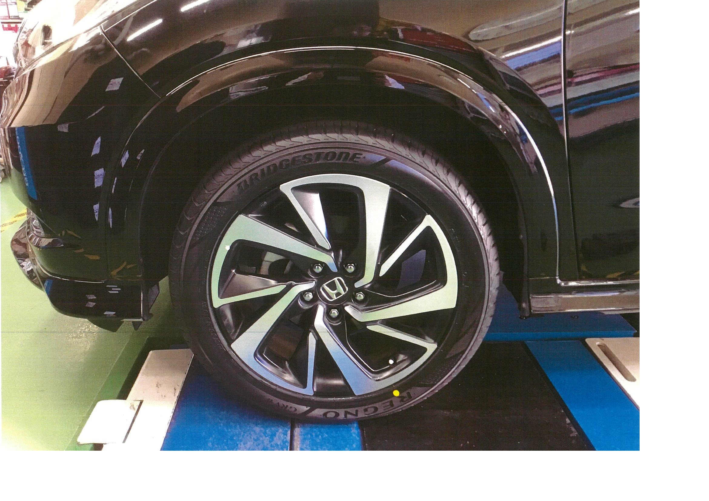 ホンダ ヴェゼル 225/50R18 REGNO-GRVⅡ装着 | サービス事例 | タイヤ