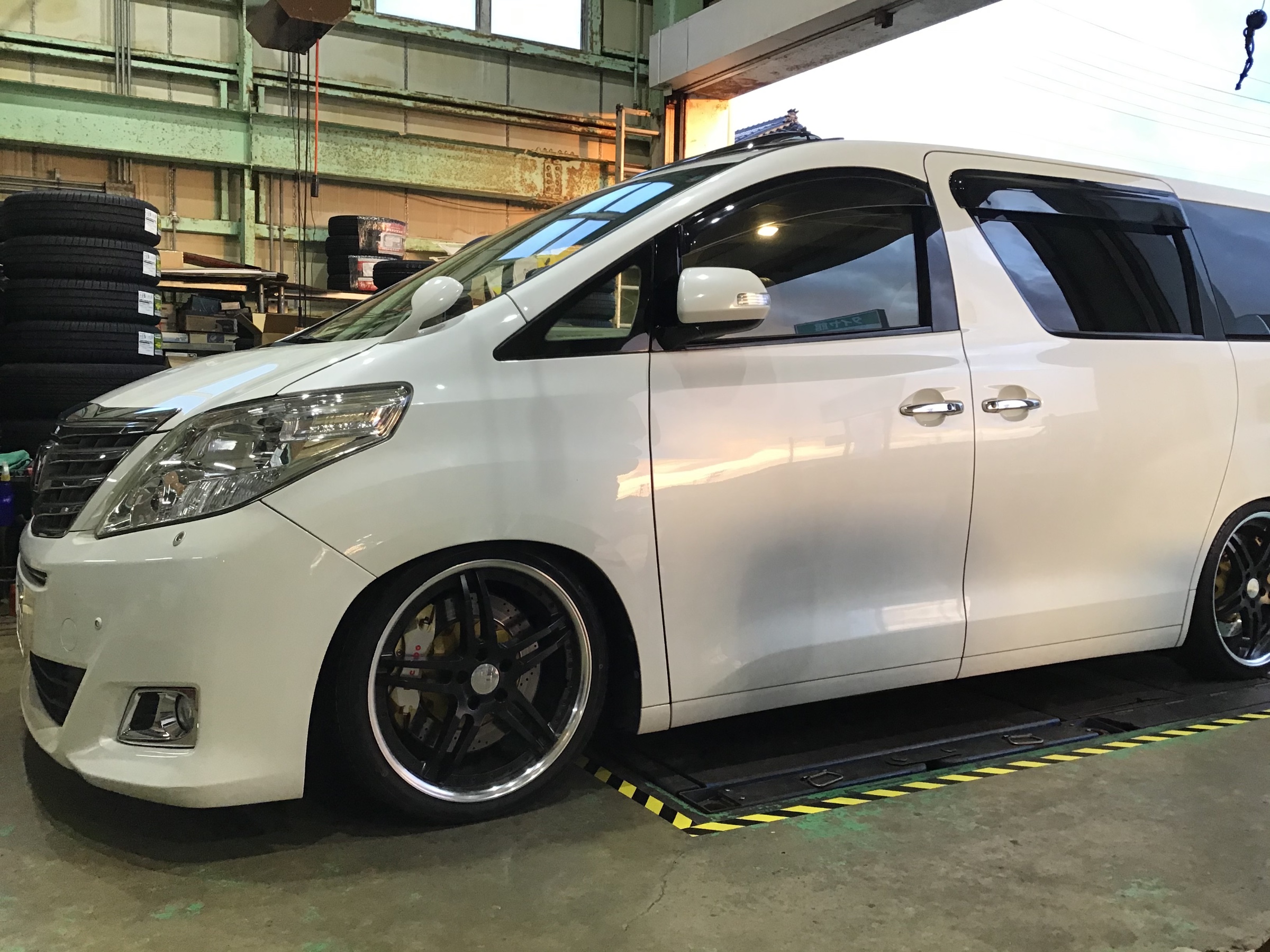 アルファード エンスタ取り付け トヨタ アルファード スタッフ日記 タイヤ館 柏崎 新潟県のタイヤ カー用品ショップ タイヤからはじまる トータルカーメンテナンス タイヤ館グループ