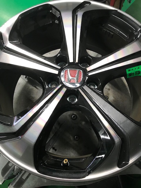 消音効果 ノイズリデューシングホイール ホンダ ジェイド ホイール タイヤ ホイール関連 窒素ガス充填 サービス事例 タイヤ館 瀬谷 神奈川県のタイヤ カー用品ショップ タイヤからはじまる トータルカーメンテナンス タイヤ館グループ