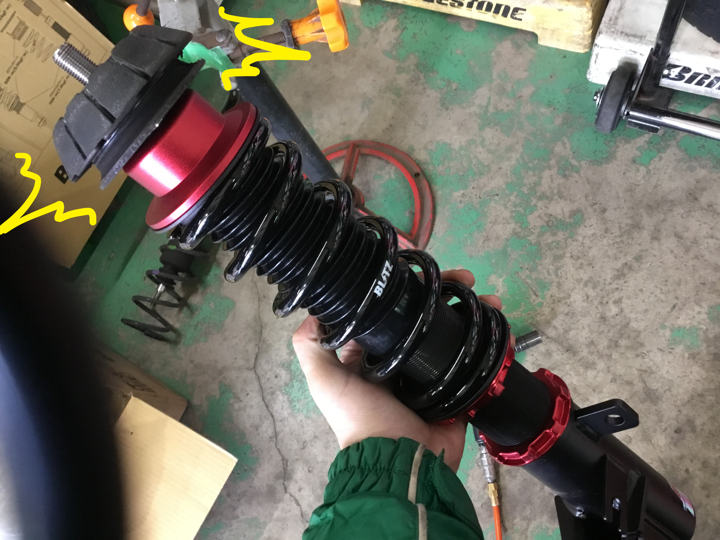Mk42s型スペーシア カスタムz 車高調整式サスペンション アライメント調整 マフラー交換 スズキ スペーシアカスタム その他 パーツ取付 各種用品取付 技術サービスブログ タイヤ館 鎌ヶ谷 千葉県のタイヤ カー用品ショップ タイヤからはじまる トータル