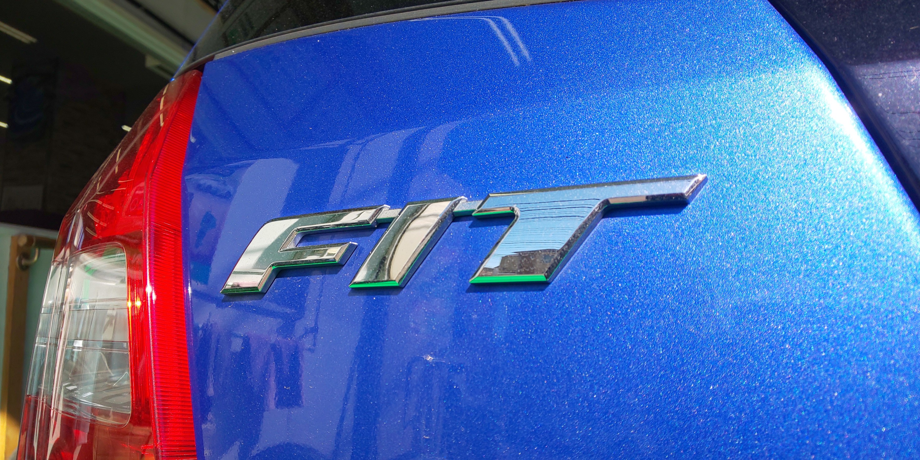 ホンダ フィット ブレーキパッド交換 ホンダ フィット メンテナンス商品 パーツ取付 ブレーキ関係取付 サービス事例 タイヤ館 瀬谷 神奈川県のタイヤ カー用品ショップ タイヤからはじまる トータルカーメンテナンス タイヤ館グループ